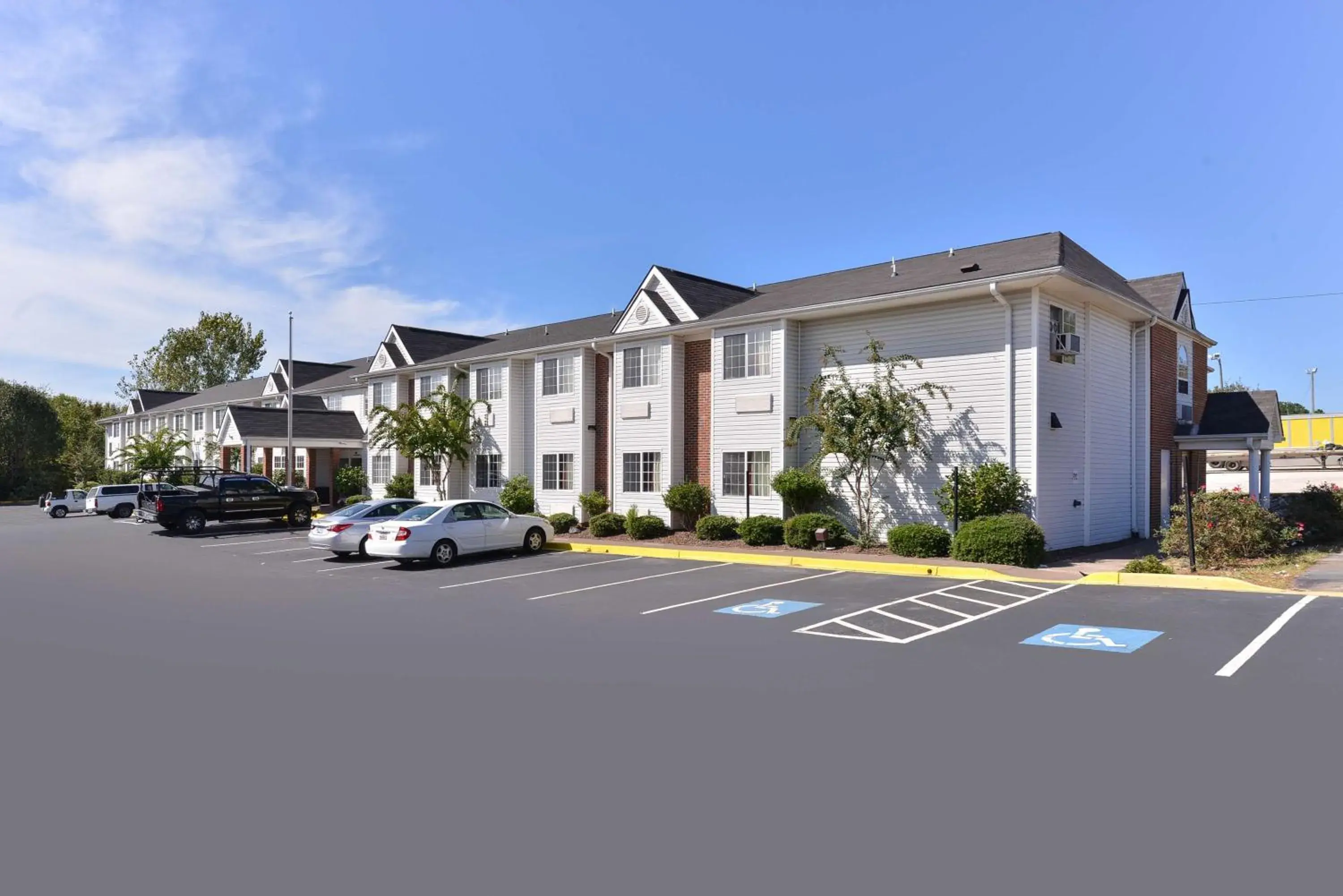 Property building in Motel 6-Richburg, SC Property building in Motel 6-Richburg, SC