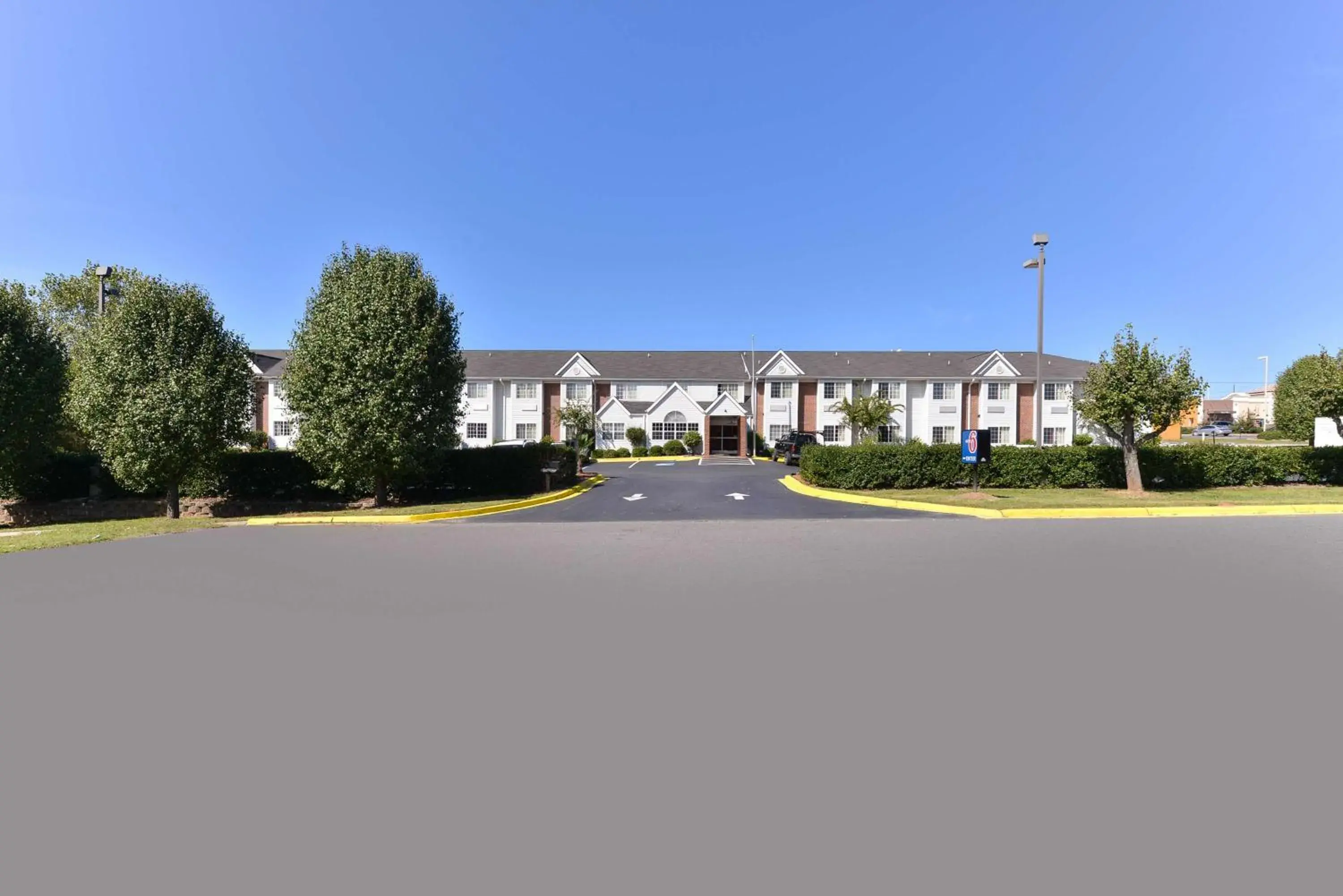 Property building in Motel 6-Richburg, SC Property building in Motel 6-Richburg, SC