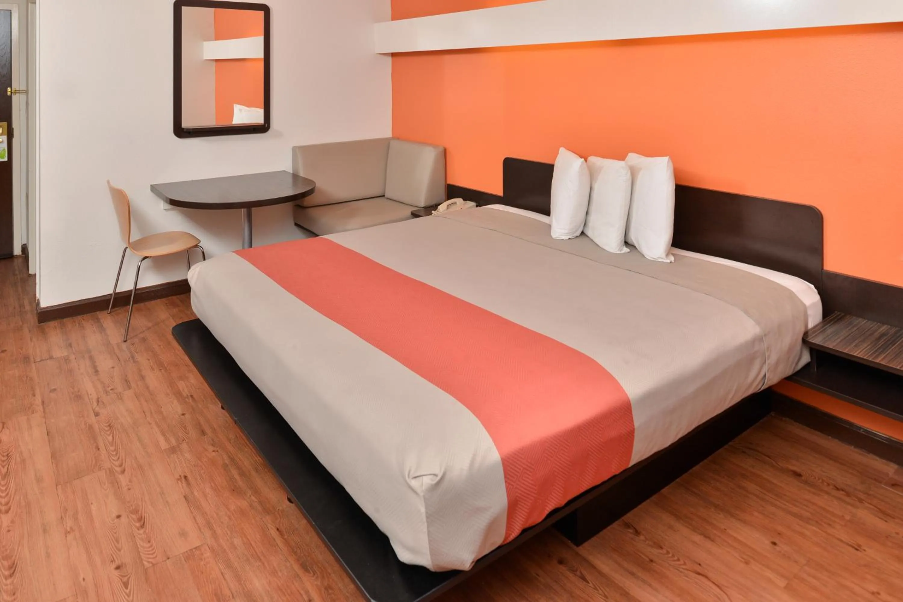 Bedroom, Bed in Motel 6-Richburg, SC