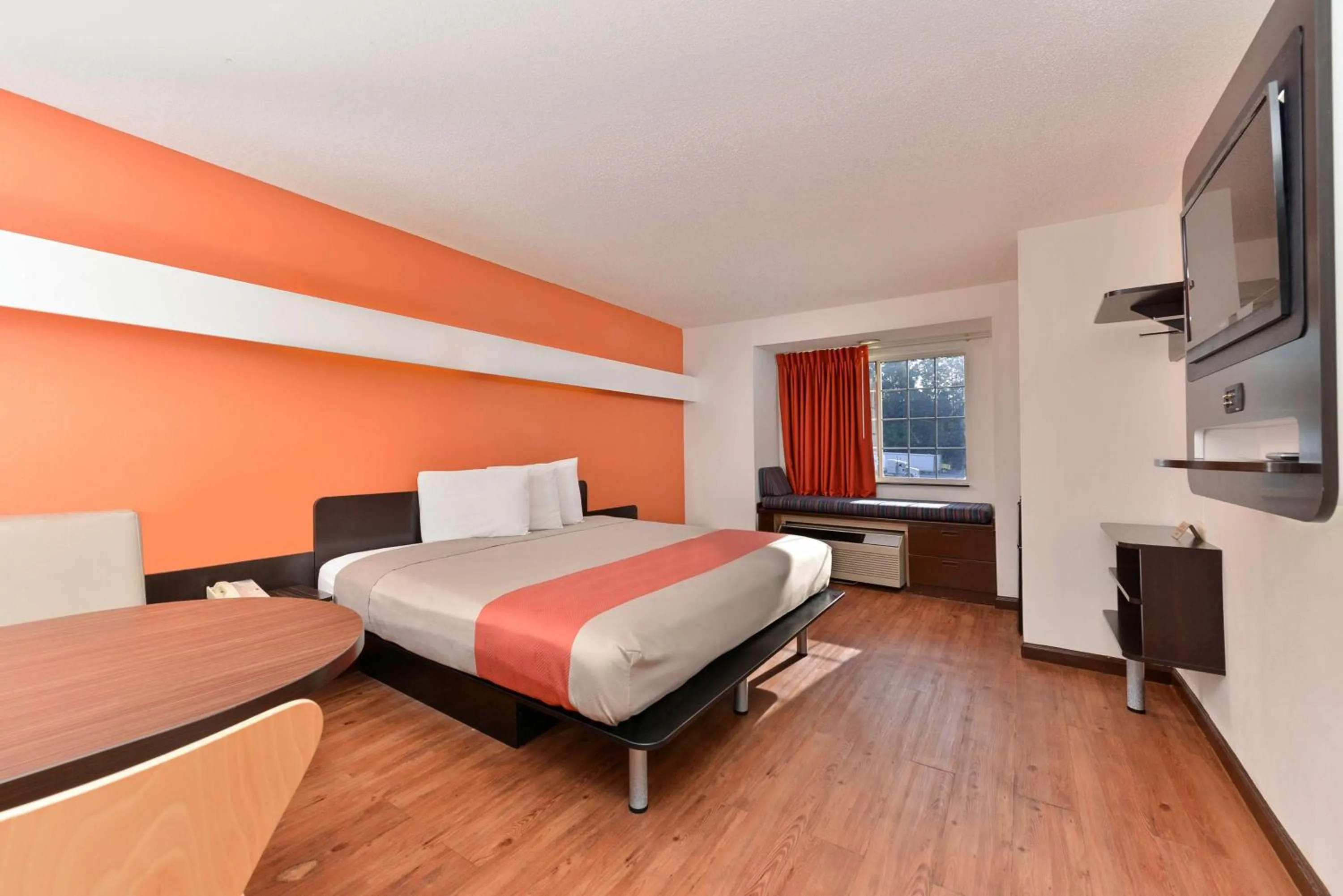 TV and multimedia, Bed in Motel 6-Richburg, SC