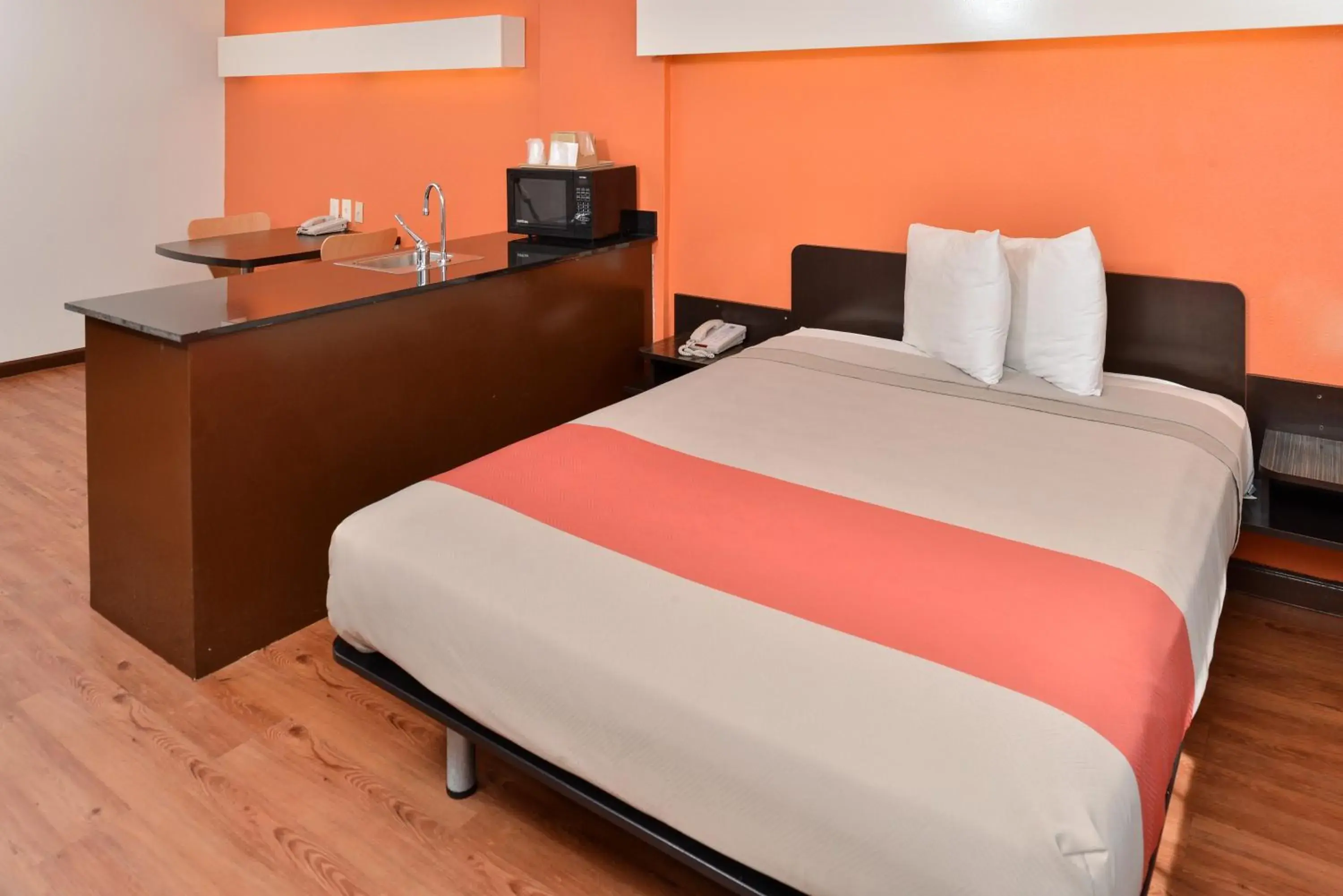 Bedroom, Bed in Motel 6-Richburg, SC Bedroom, Bed in Motel 6-Richburg, SC