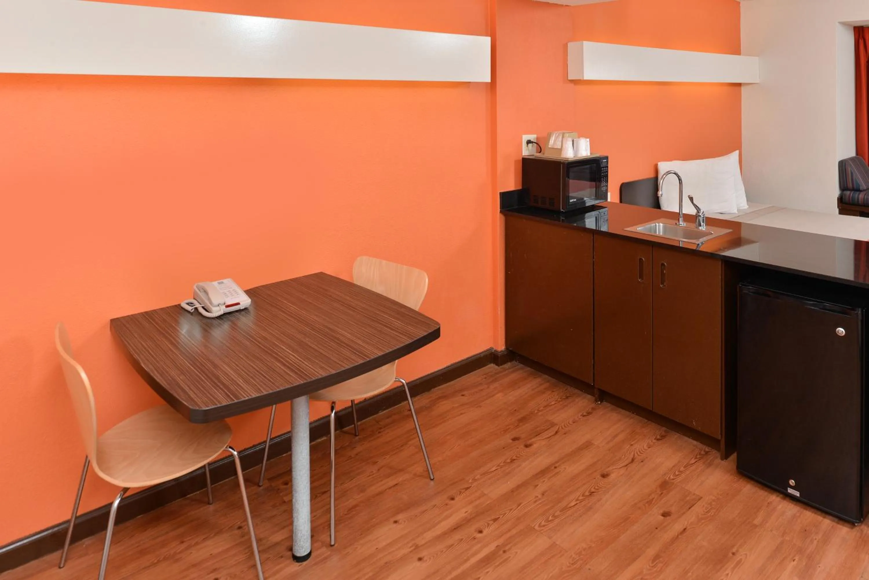 Bedroom in Motel 6-Richburg, SC