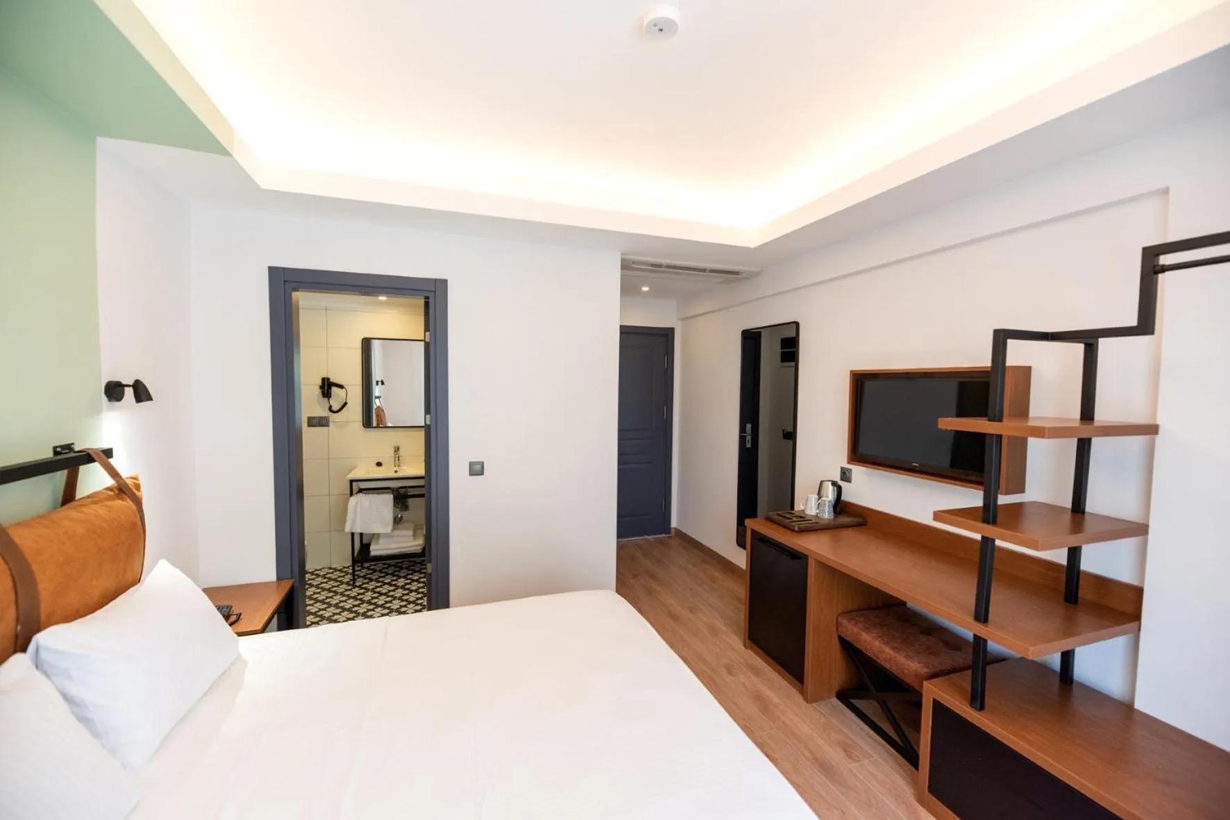 Shower, Bed in LAFARINE HOTEL