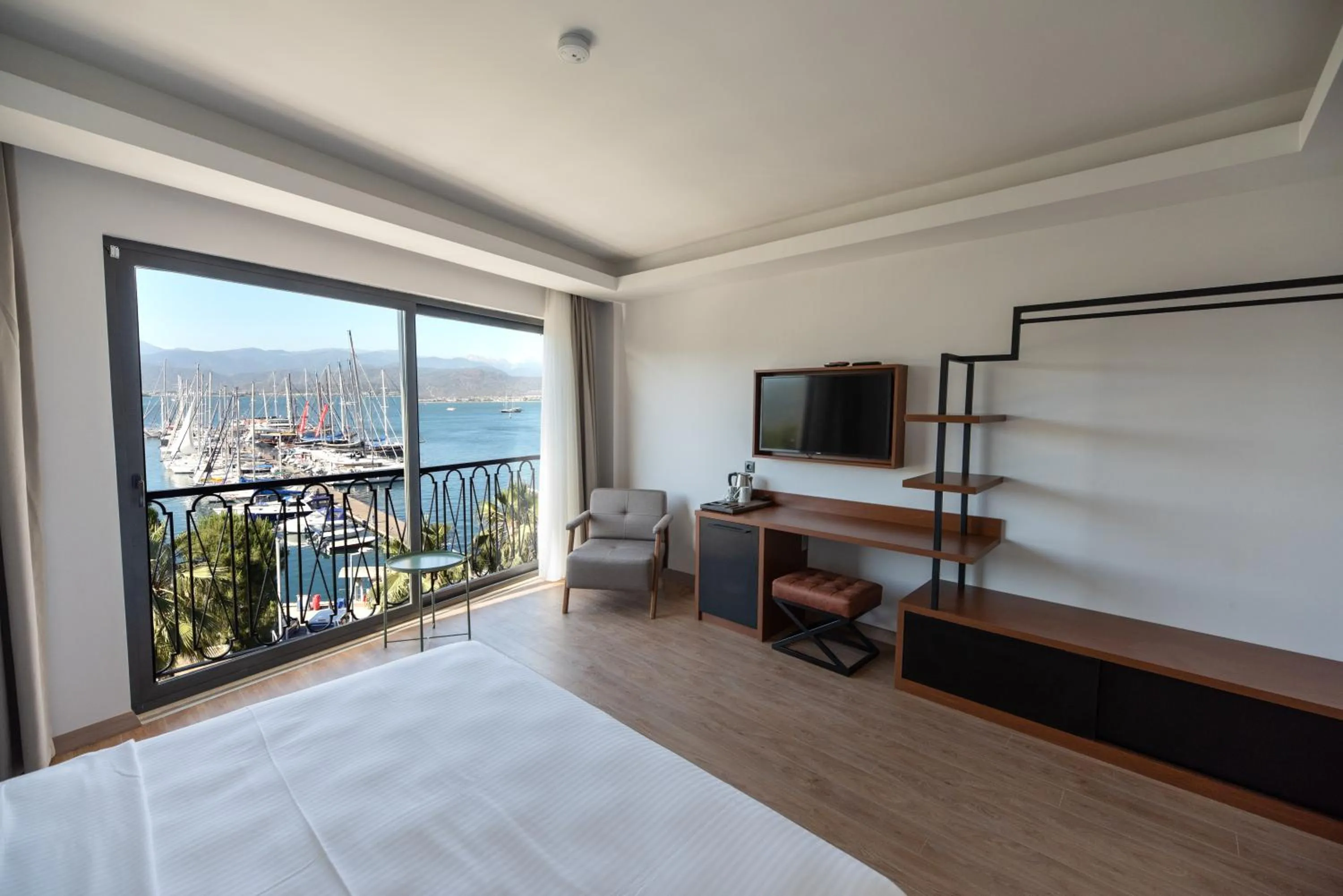 Day, Bed in LAFARINE HOTEL