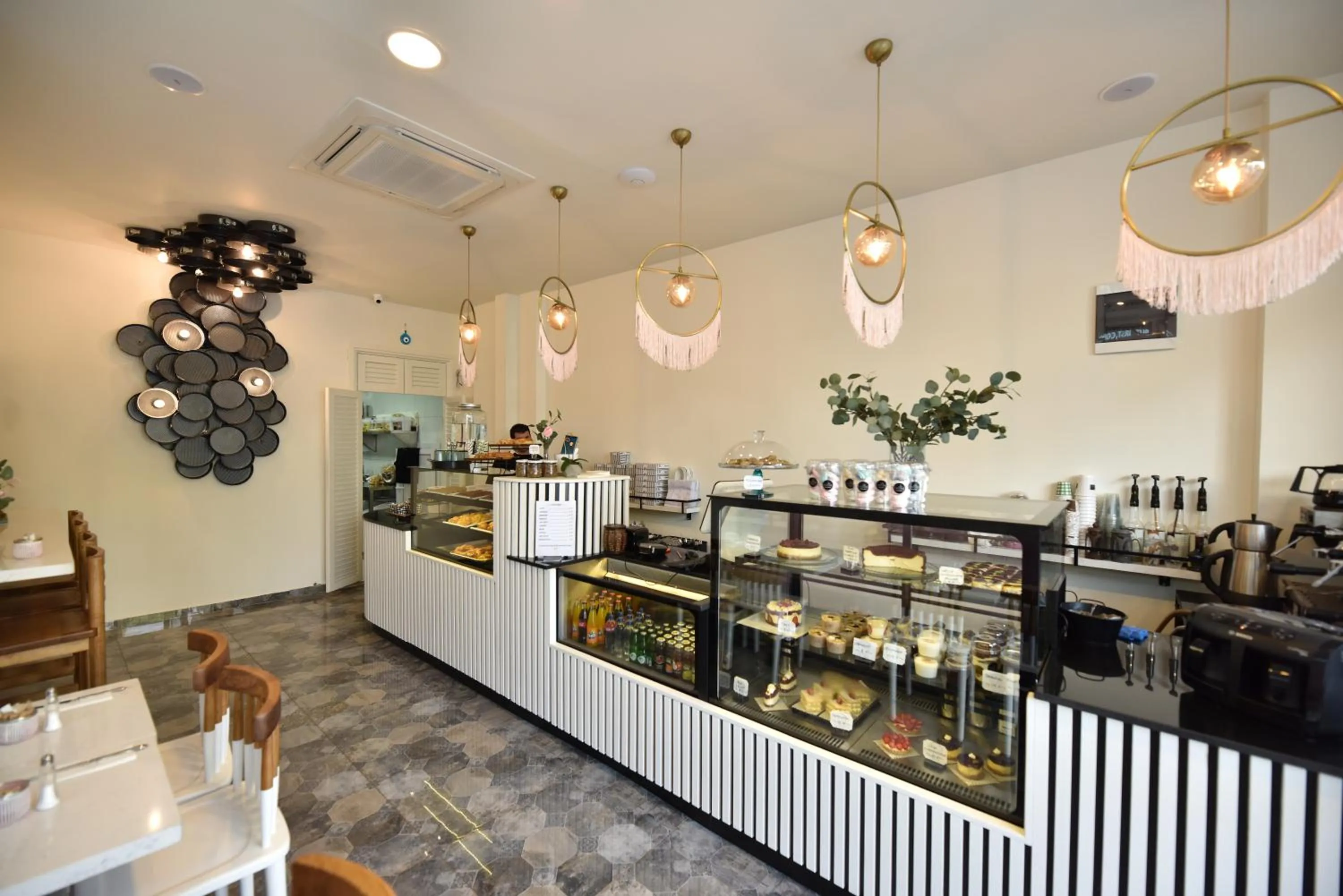 Breakfast, Restaurant/Places to Eat in LAFARINE HOTEL