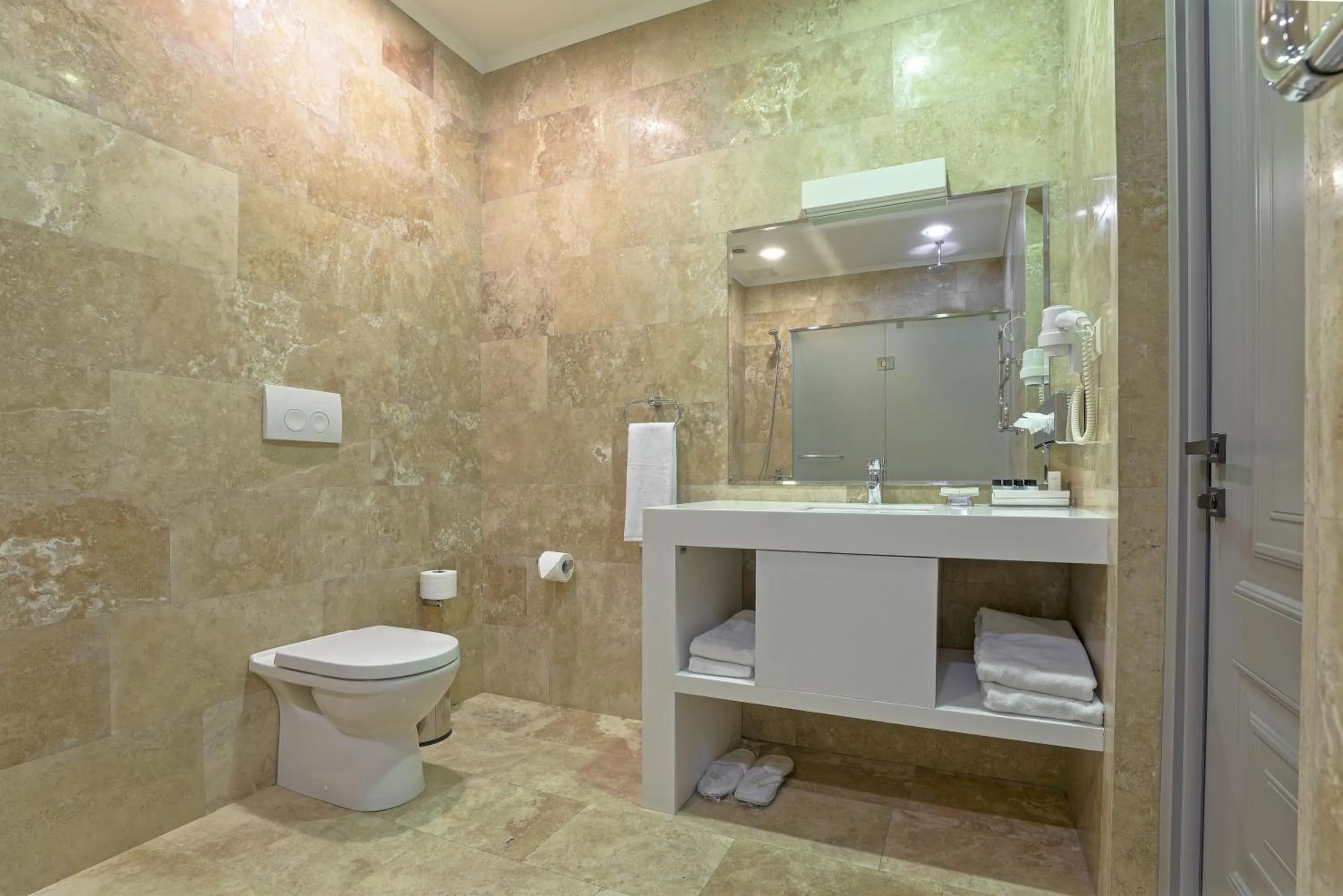 Toilet in Kecharis Hotel & Resort