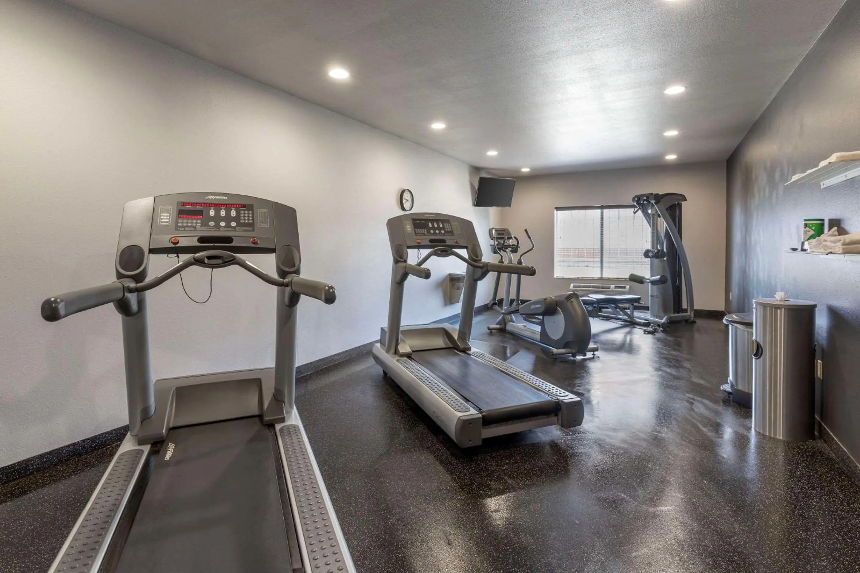 Fitness centre/facilities in Country Inn & Suites by Radisson, St Peters, MO