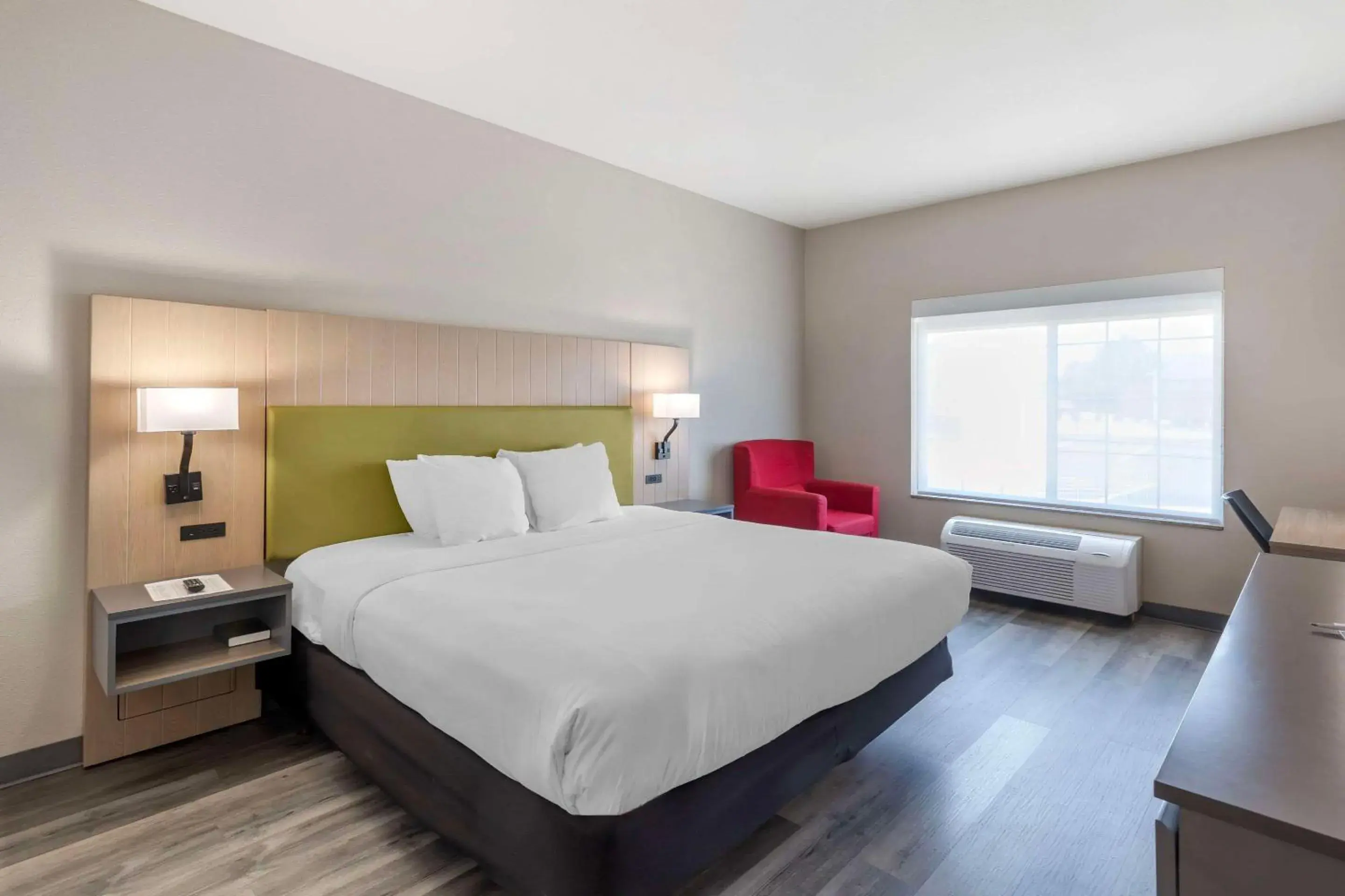 King Suite - Non-Smoking in Country Inn & Suites by Radisson, St Peters, MO King Suite - Non-Smoking in Country Inn & Suites by Radisson, St Peters, MO