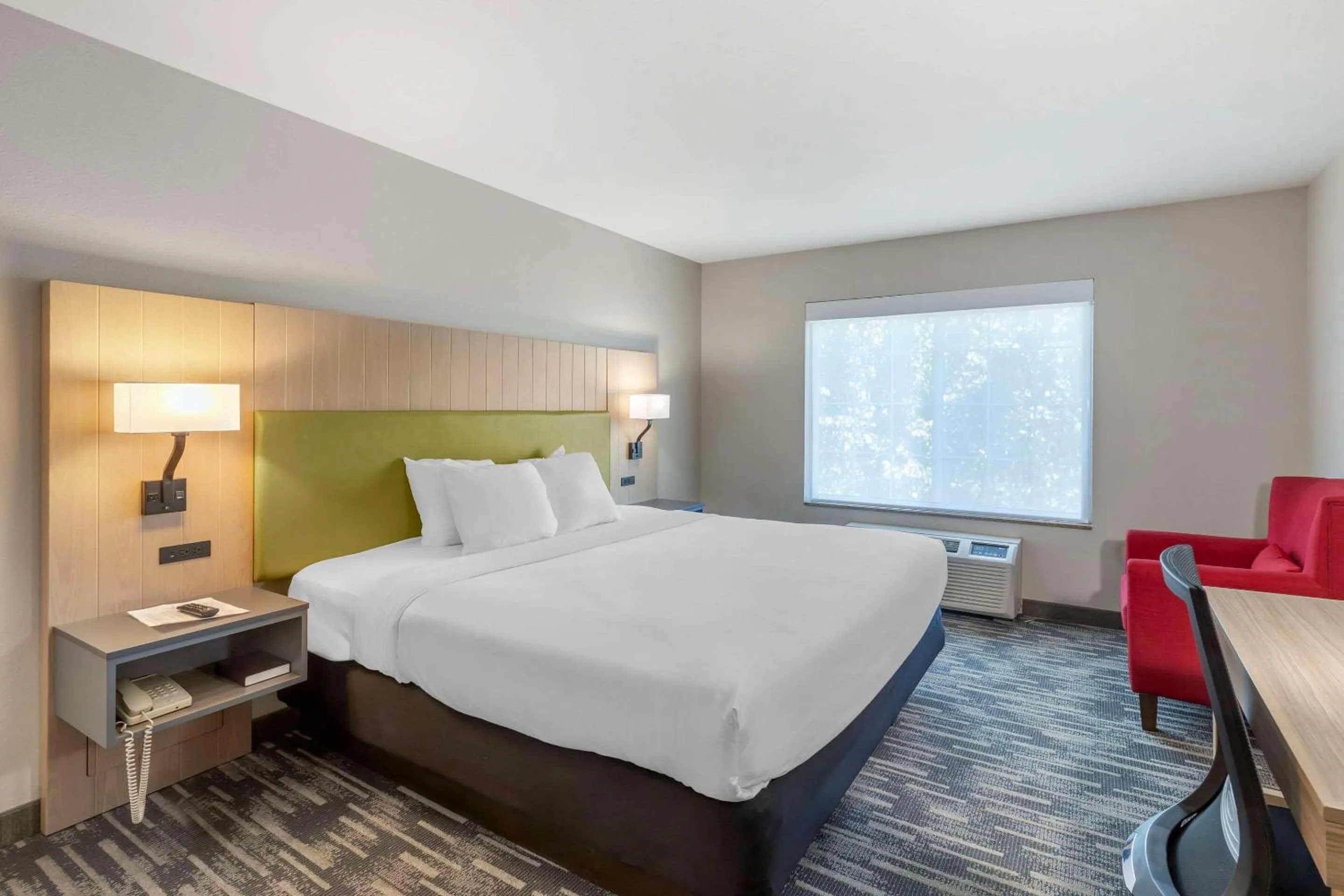 Bedroom, Bed in Country Inn & Suites by Radisson, St Peters, MO