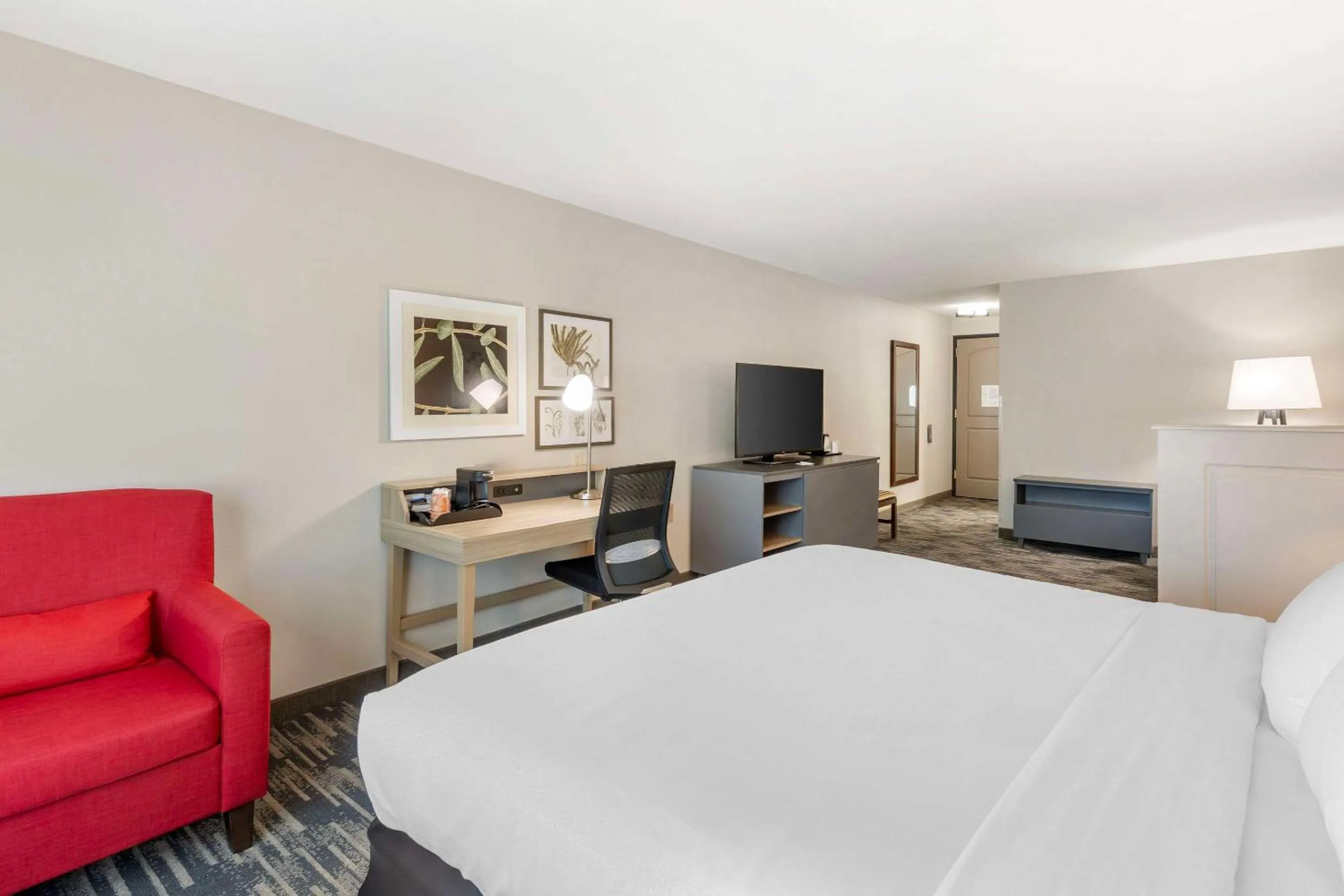 Bedroom, Bed in Country Inn & Suites by Radisson, St Peters, MO