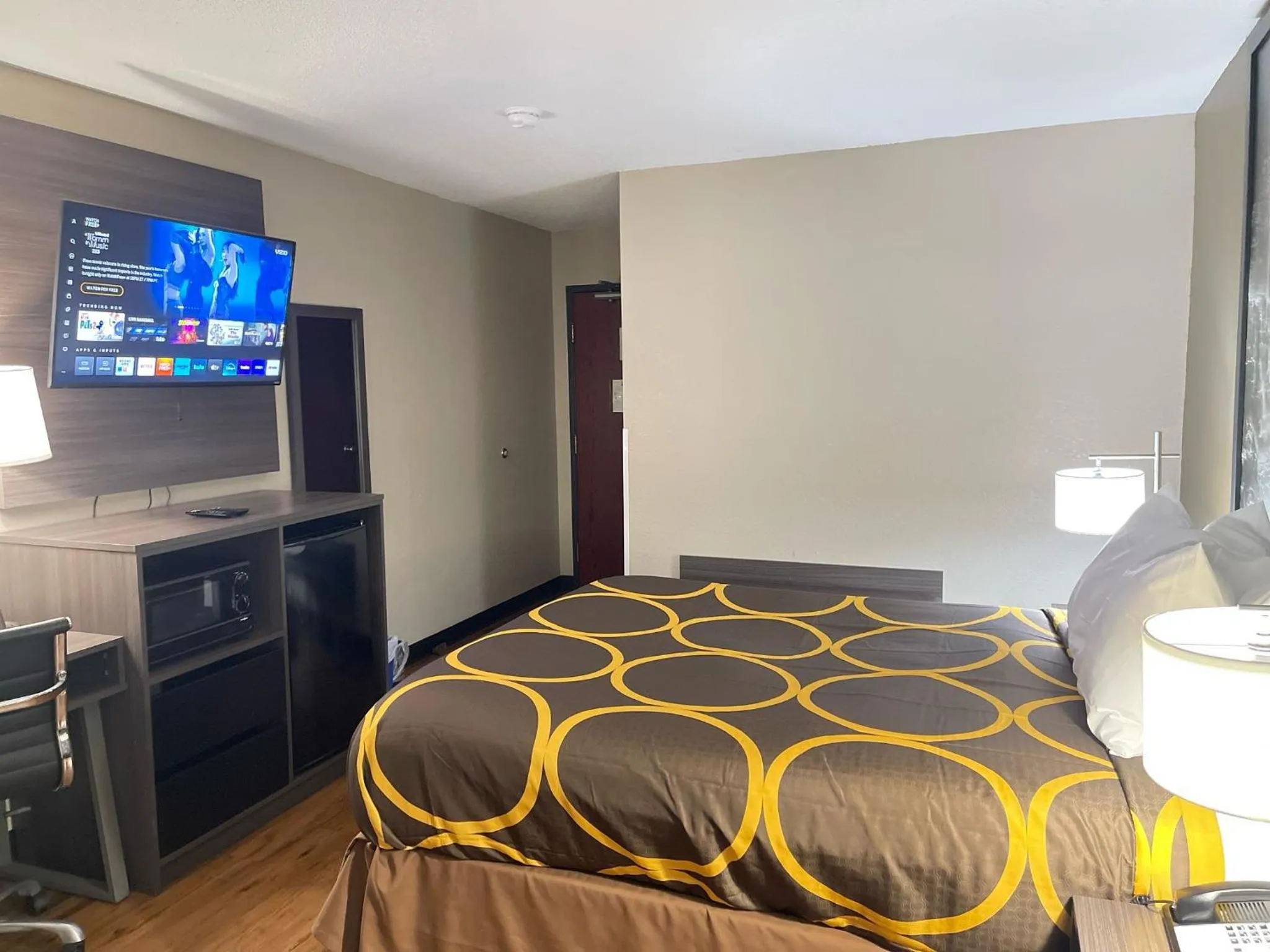 TV and multimedia, Bed in Super 8 by Wyndham Ithaca