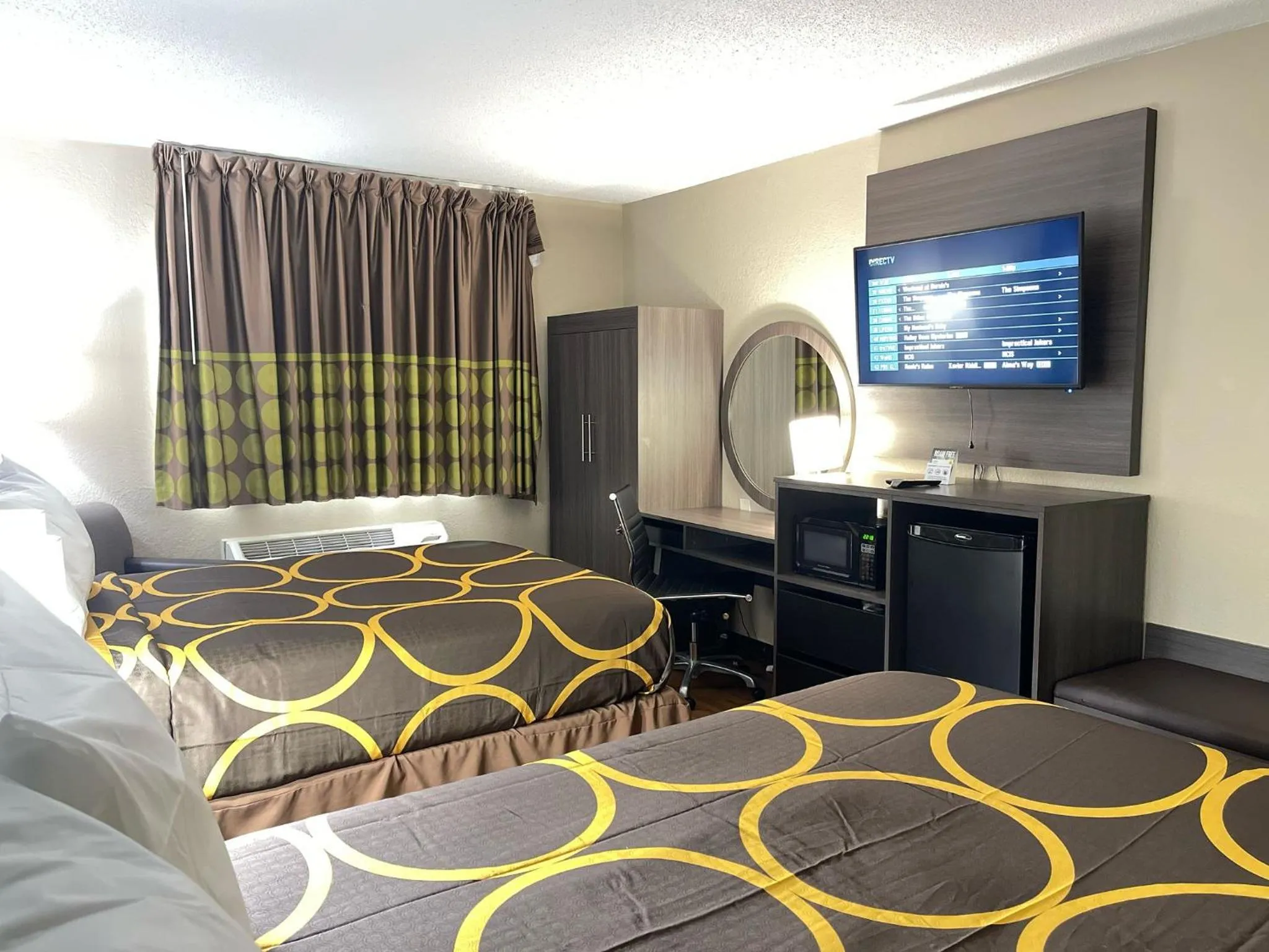 TV and multimedia, Bed in Super 8 by Wyndham Ithaca