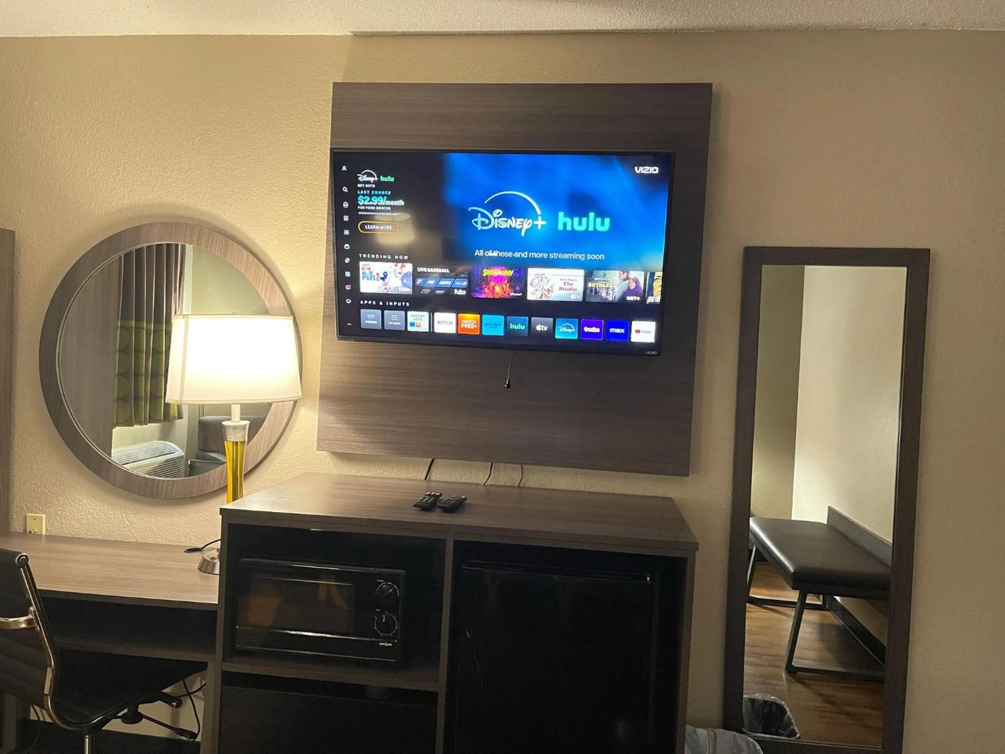 TV and multimedia in Super 8 by Wyndham Ithaca
