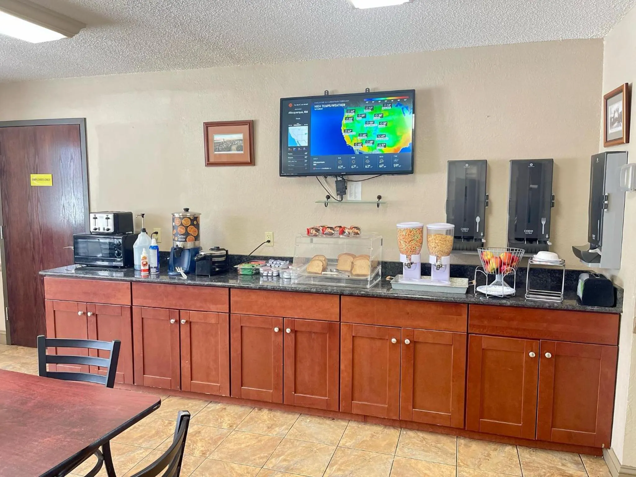 Breakfast in Super 8 by Wyndham Ithaca