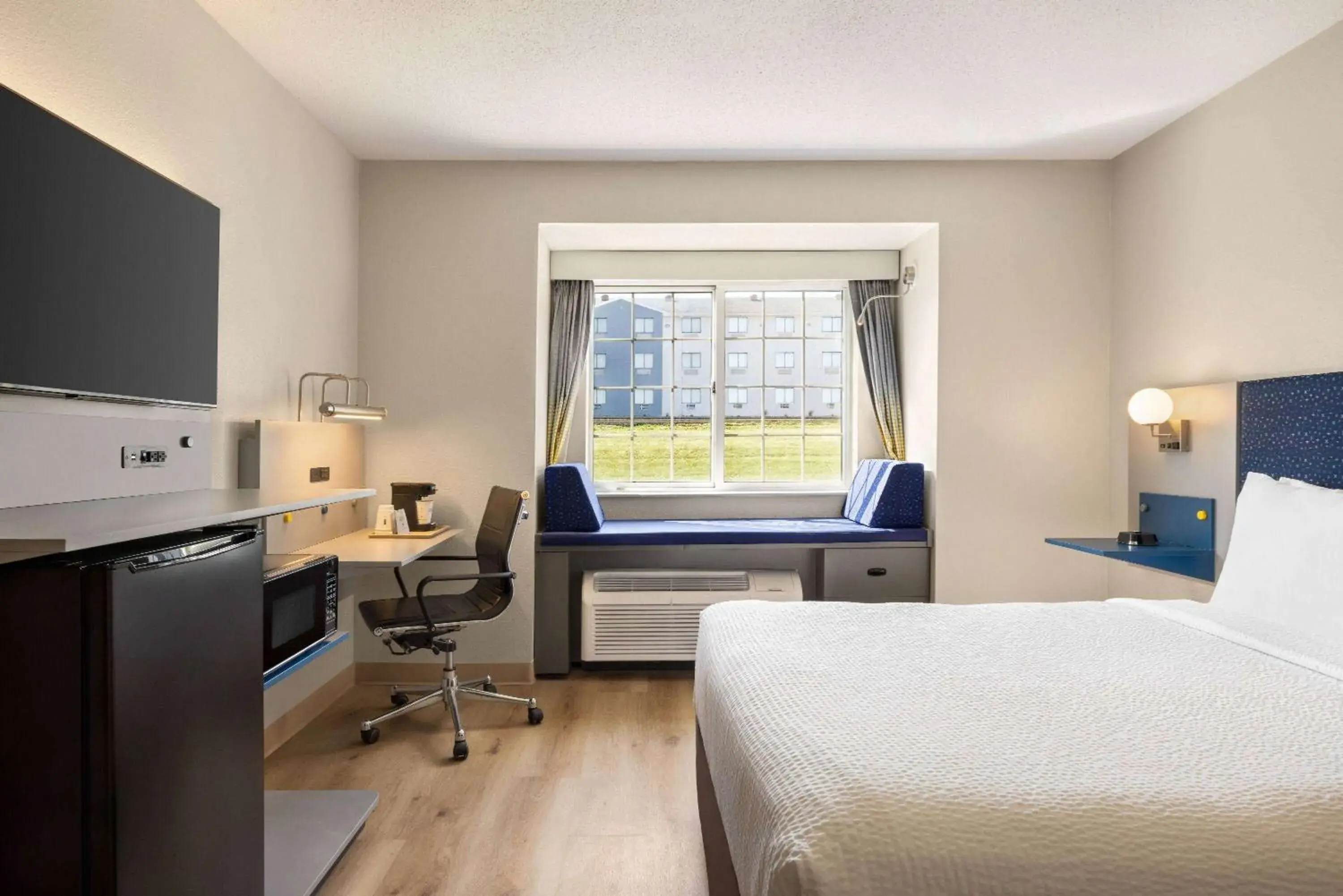 Photo of the whole room, Bed in Microtel Inn & Suites by Wyndham New Ulm Photo of the whole room, Bed in Microtel Inn & Suites by Wyndham New Ulm