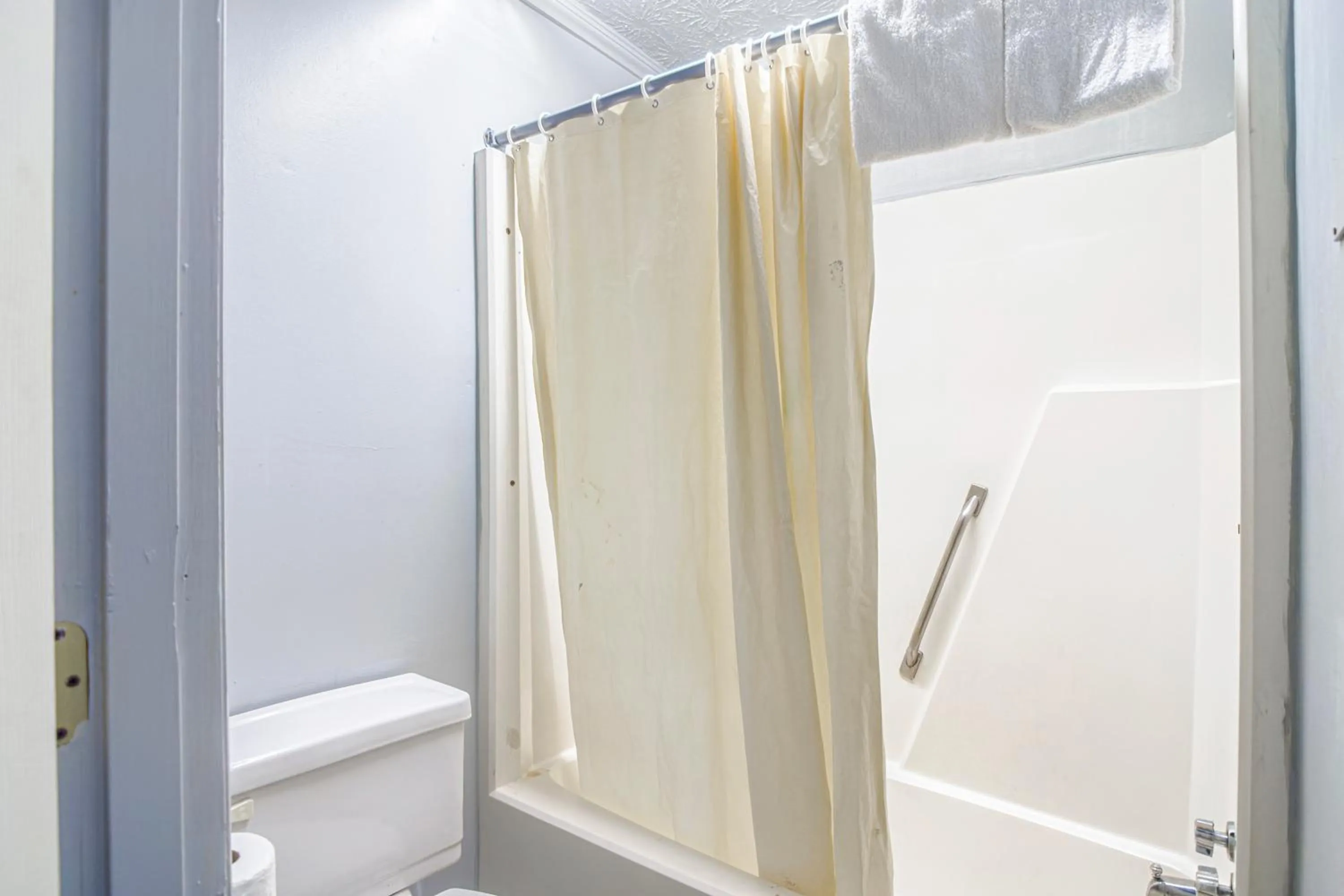 Bathroom in Colony Inn By OYO Columbus US-280