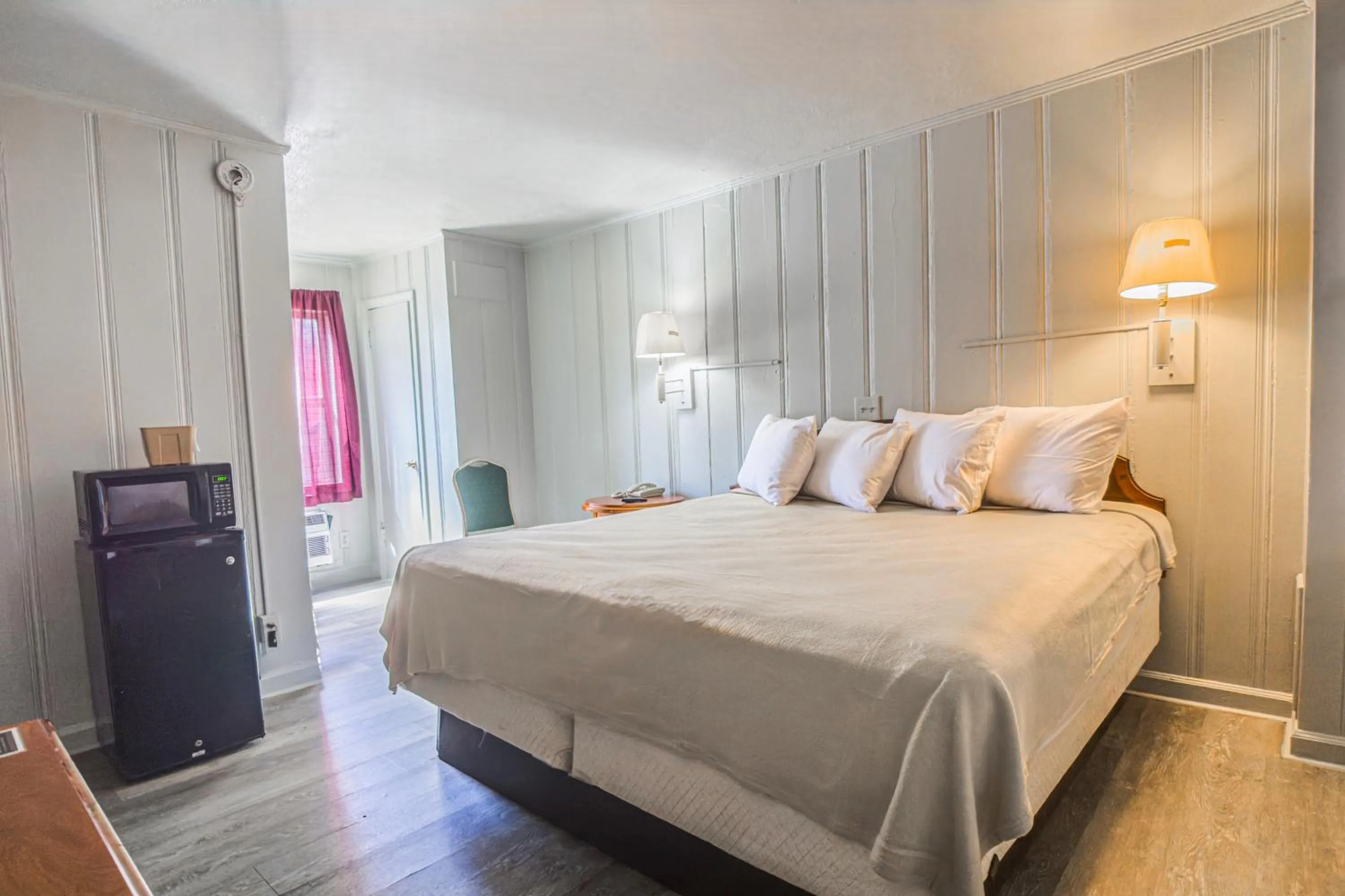 Bedroom, Bed in Colony Inn By OYO Columbus US-280