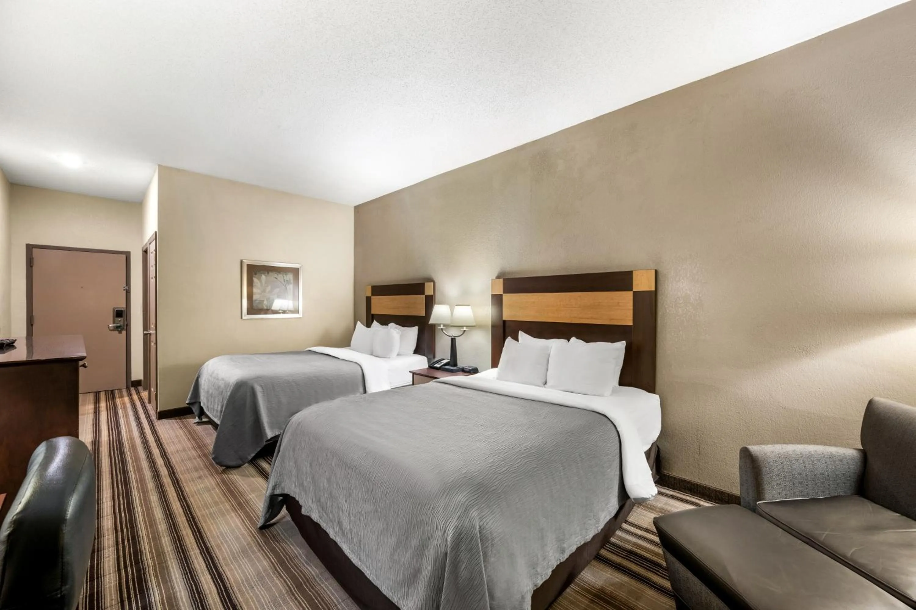 Bed in Quality Inn Bulls Gap