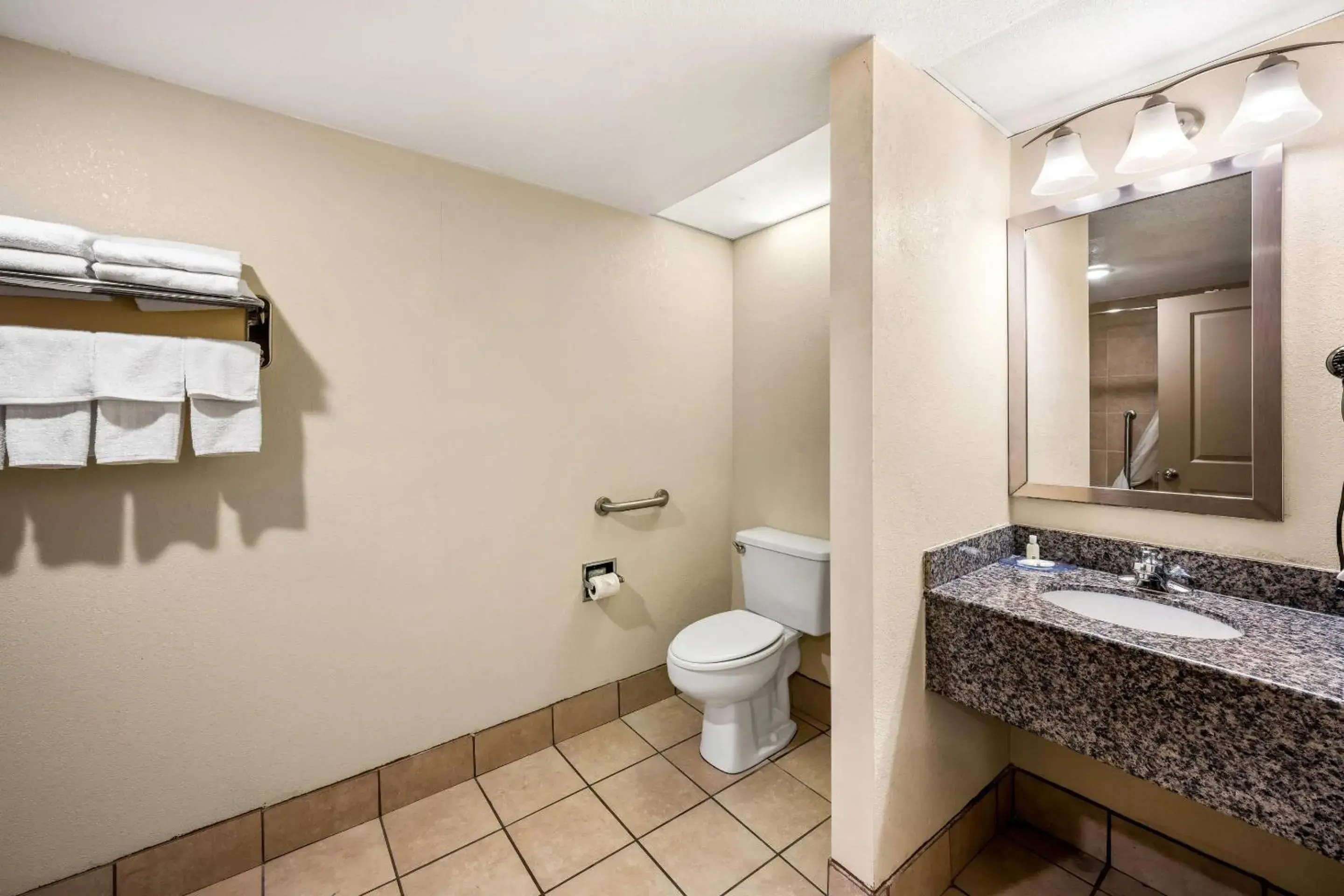 Bedroom in Quality Inn I-81 Exit 23 Bedroom in Quality Inn I-81 Exit 23