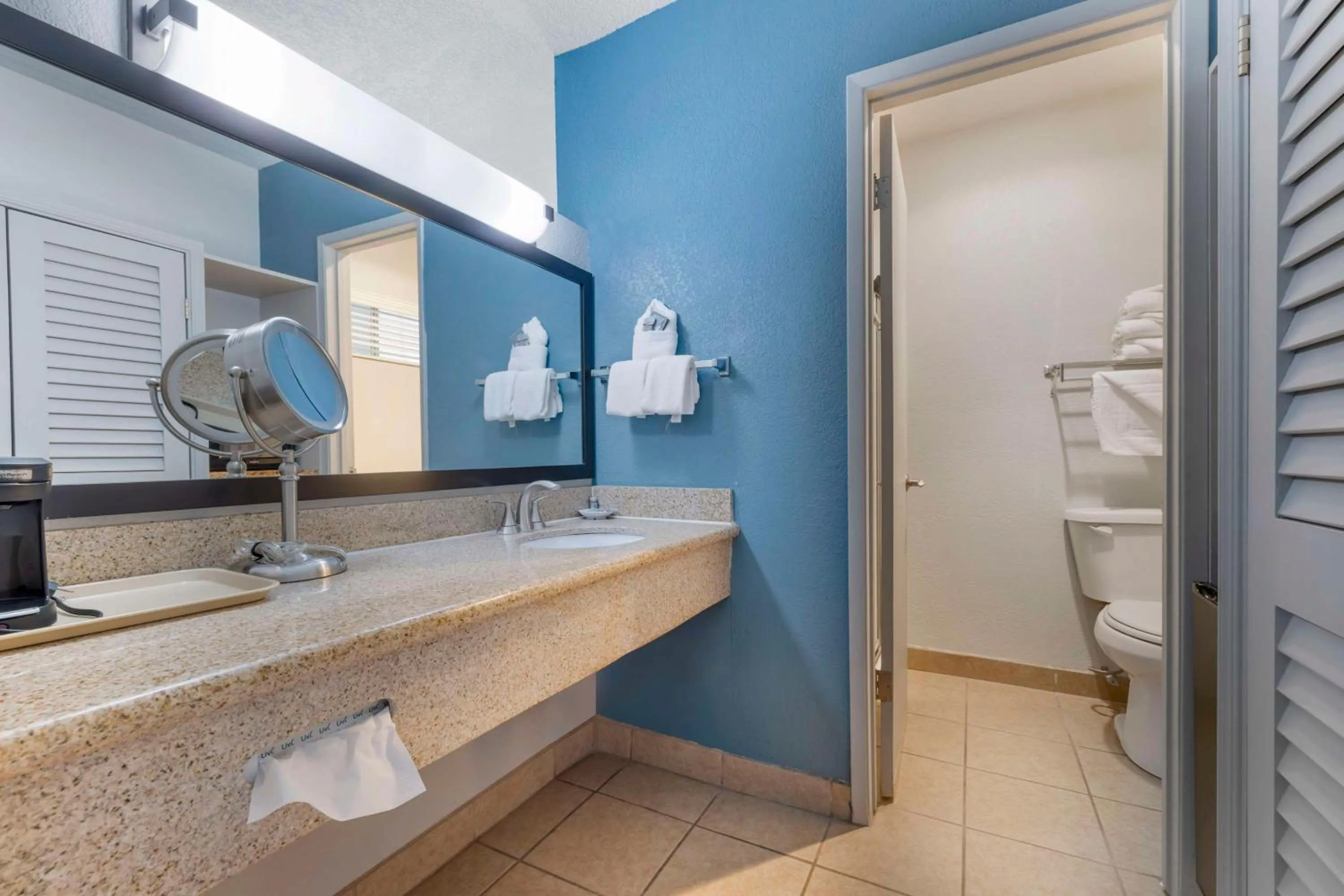 Bathroom in Best Western San Marcos Inn