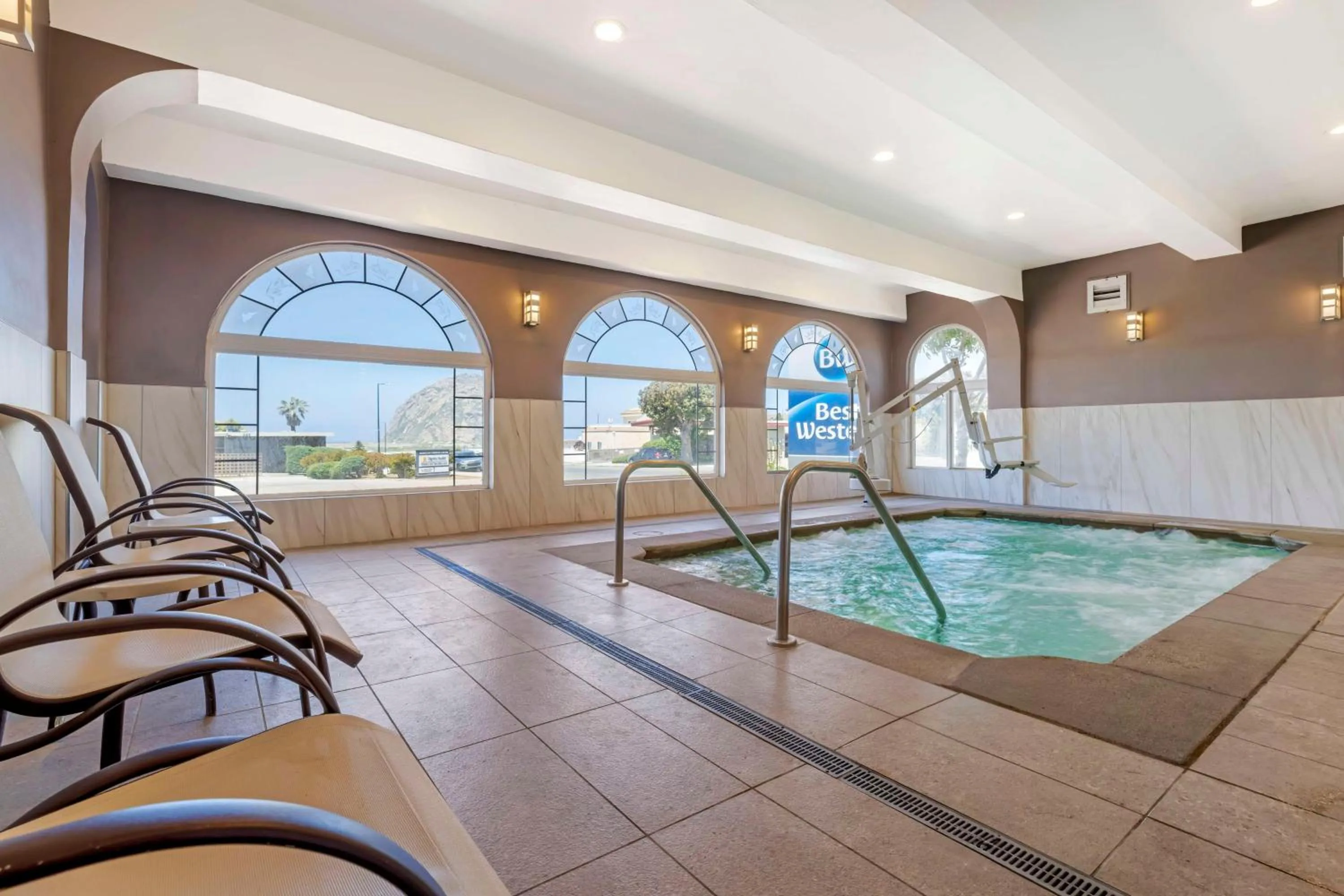 Pool view in Best Western San Marcos Inn