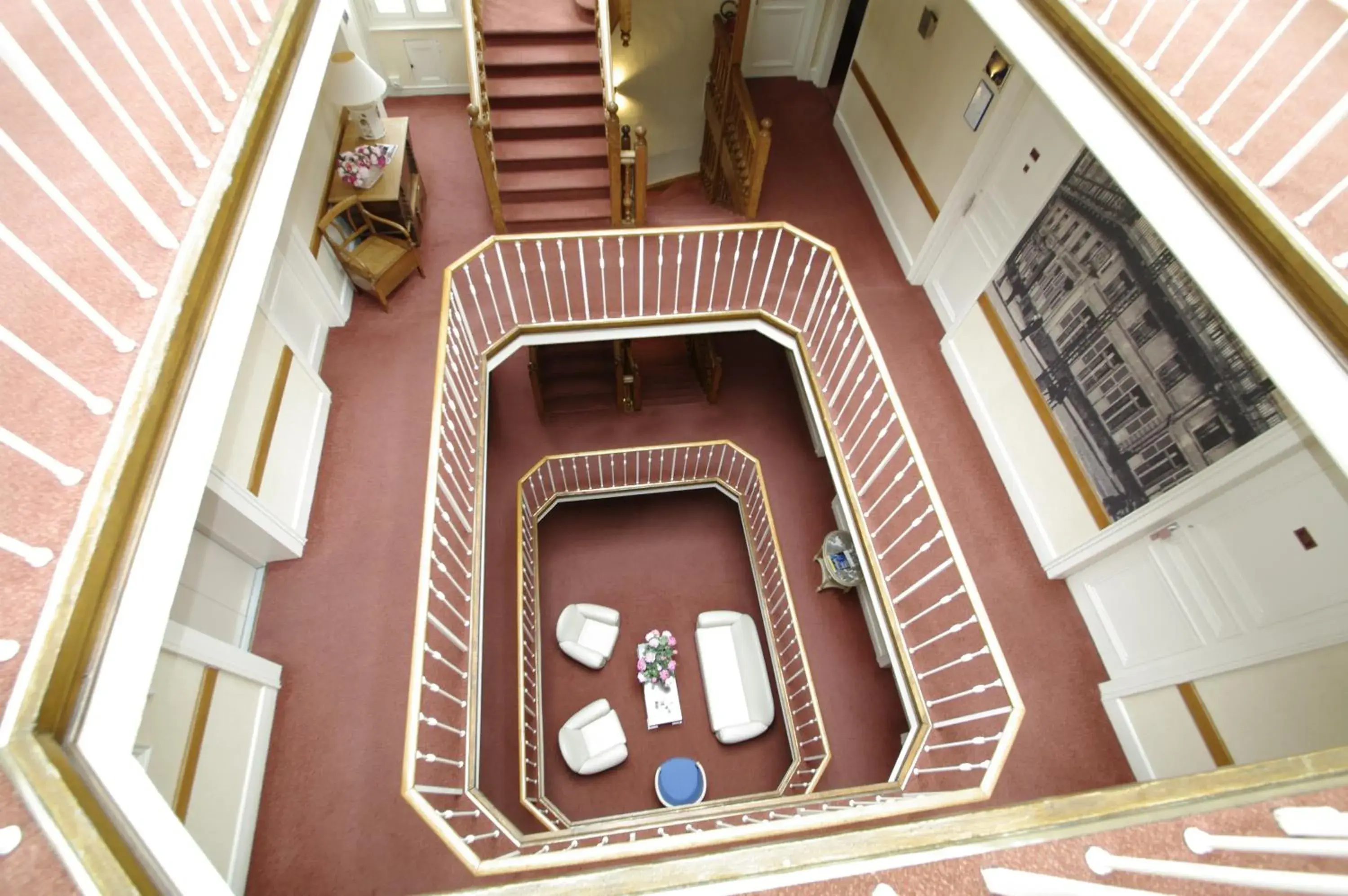 Property building in Grand Hotel de L'Univers Property building in Grand Hotel de L'Univers