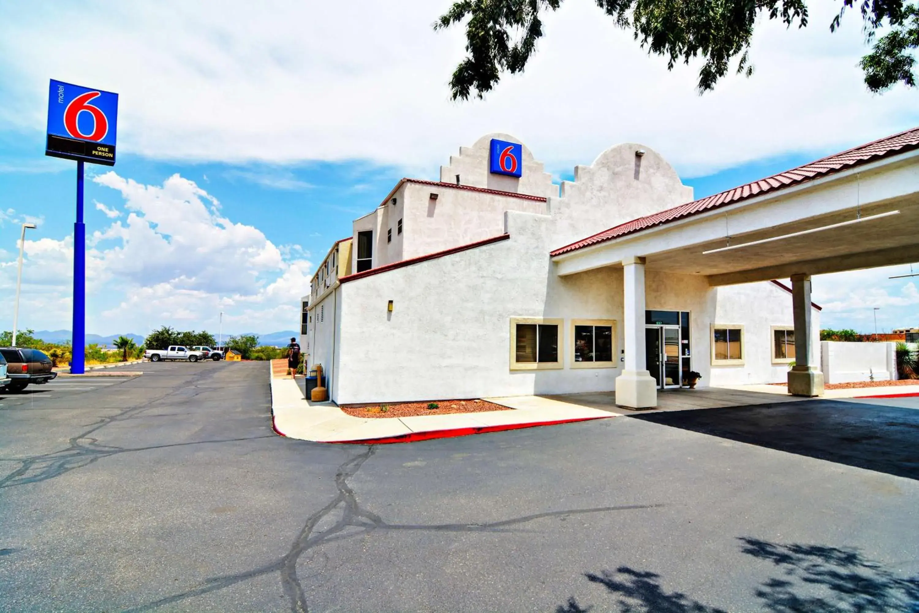 Property building in Motel 6-Benson, AZ Property building in Motel 6-Benson, AZ