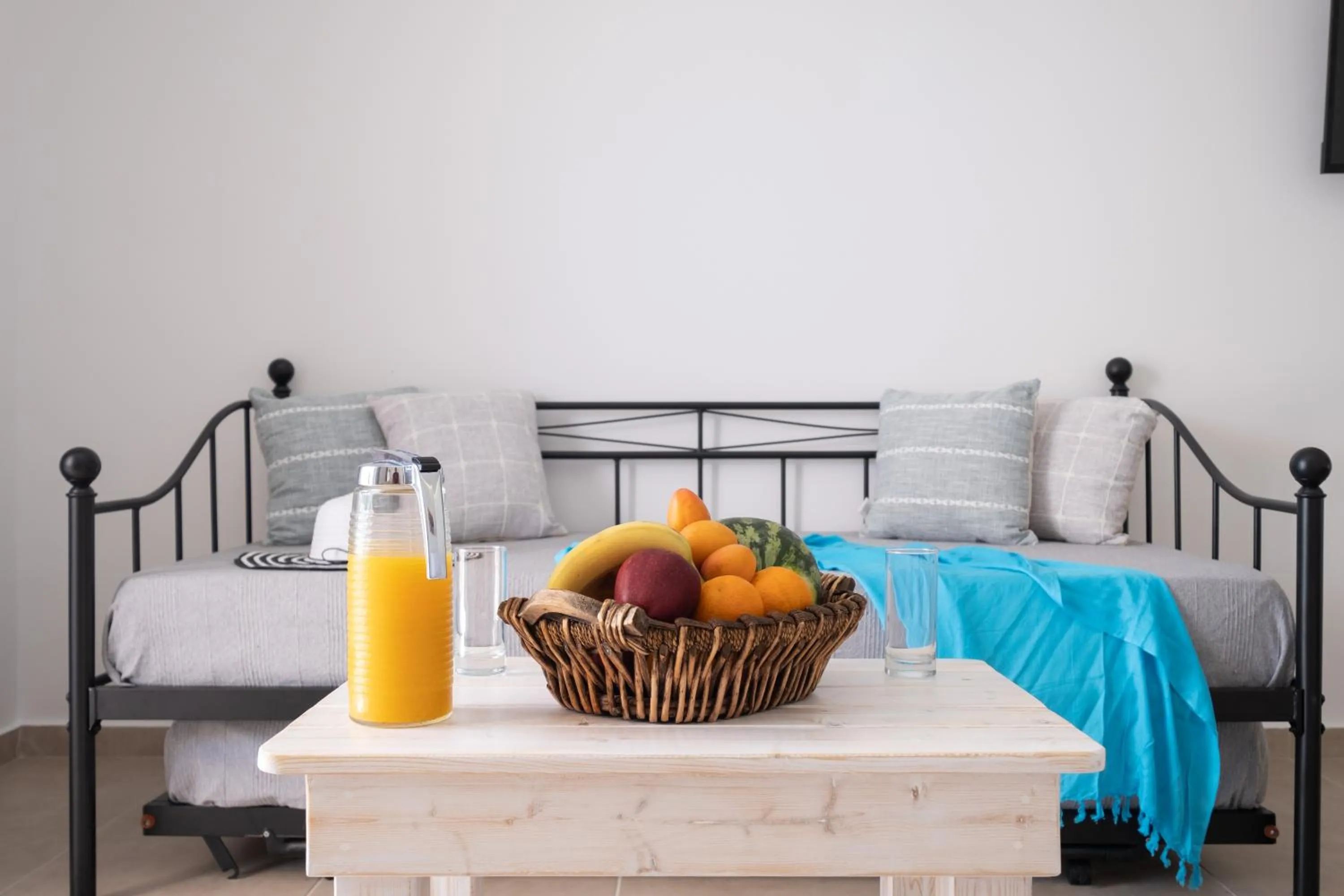 Bed in Cyclops Beach Apartments