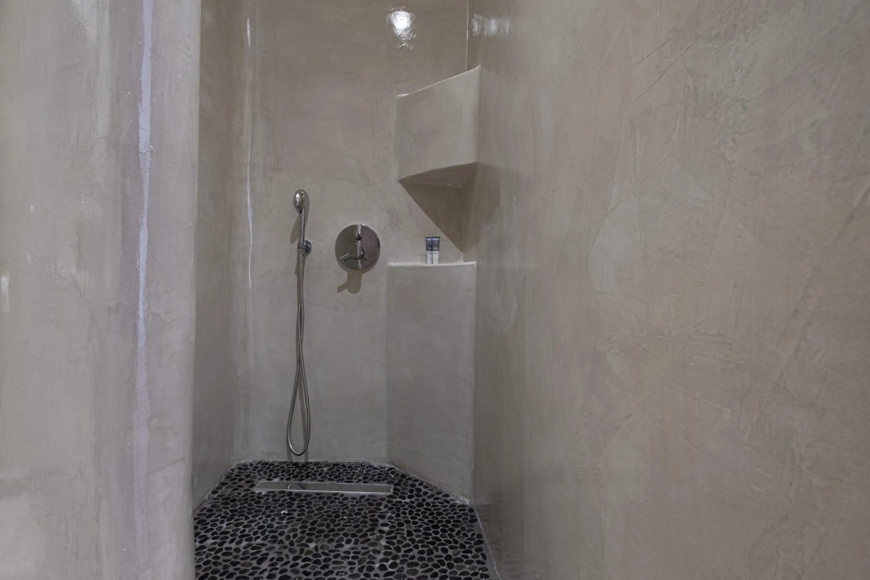 Cyclops Beach Apartments