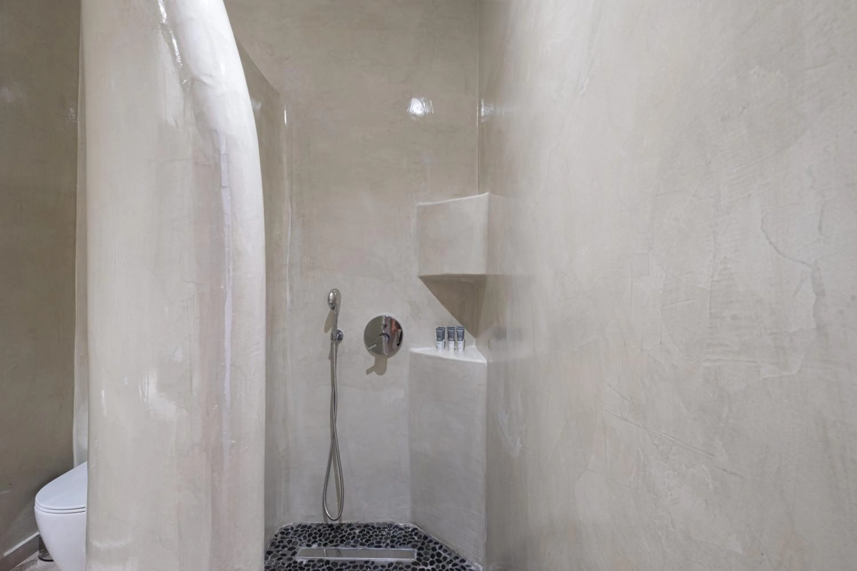 Cyclops Beach Apartments