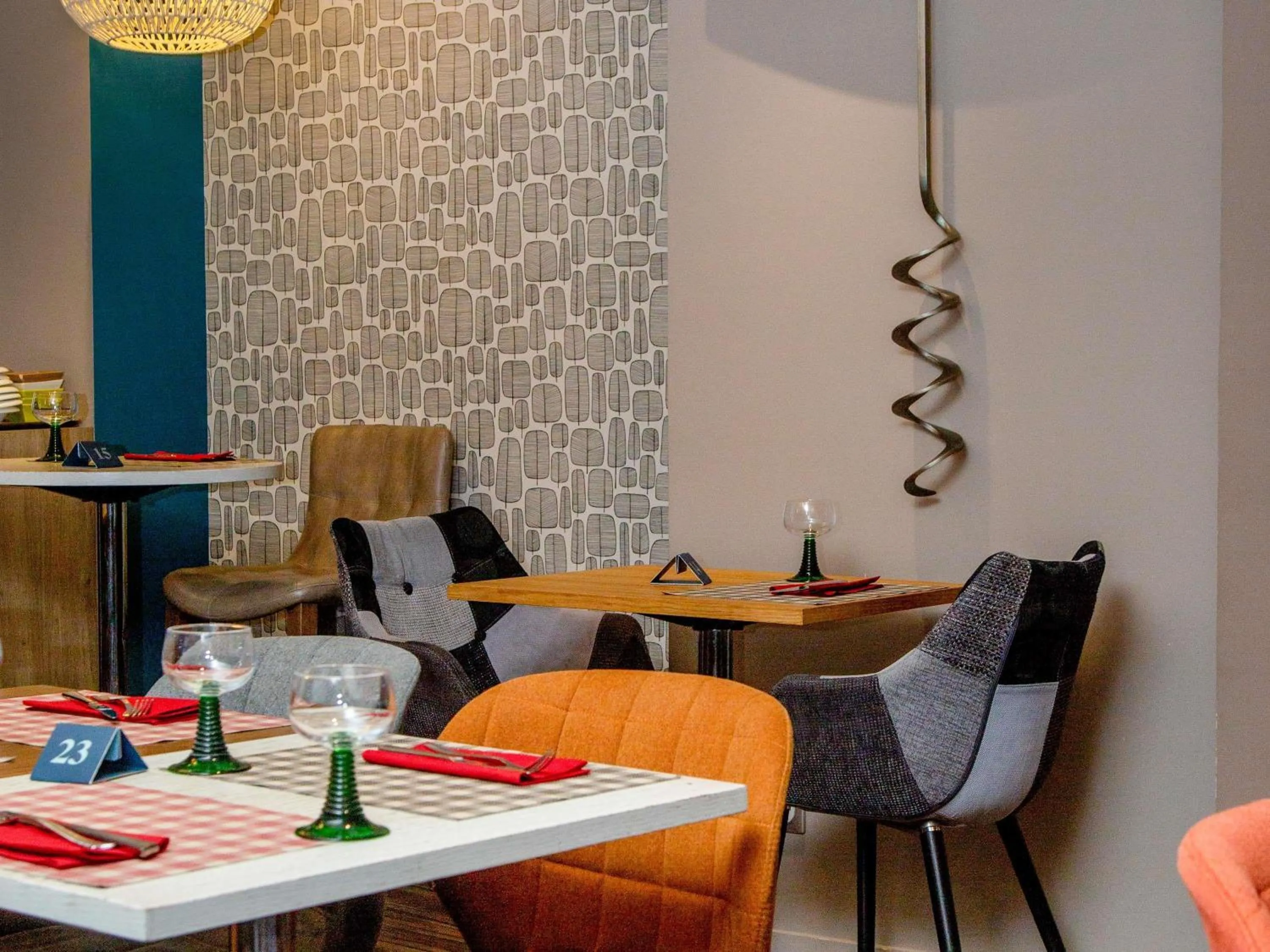 Restaurant/places to eat in ibis Styles Chaumont Centre Gare