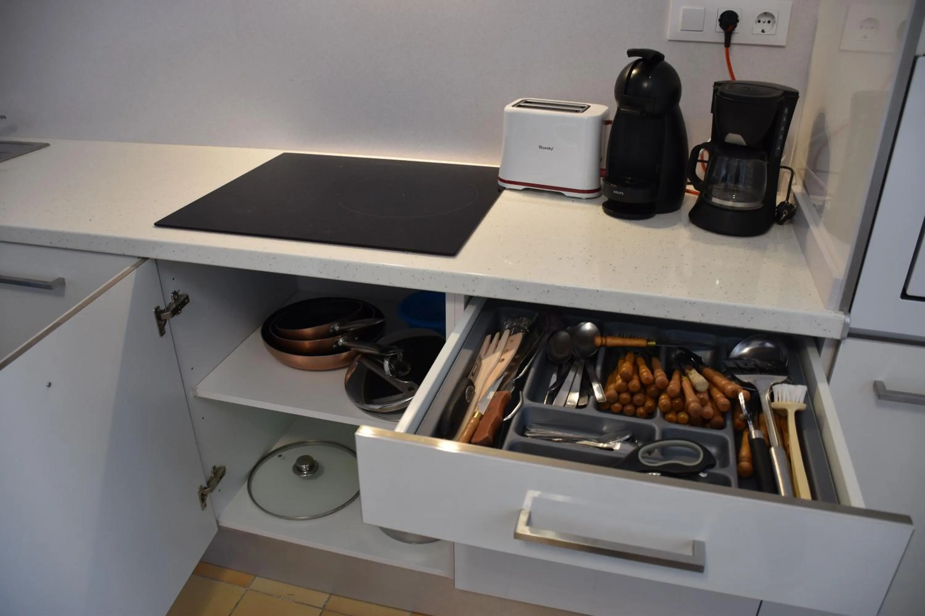 Kitchen or kitchenette in Rosesapparts A20deMar Triplex