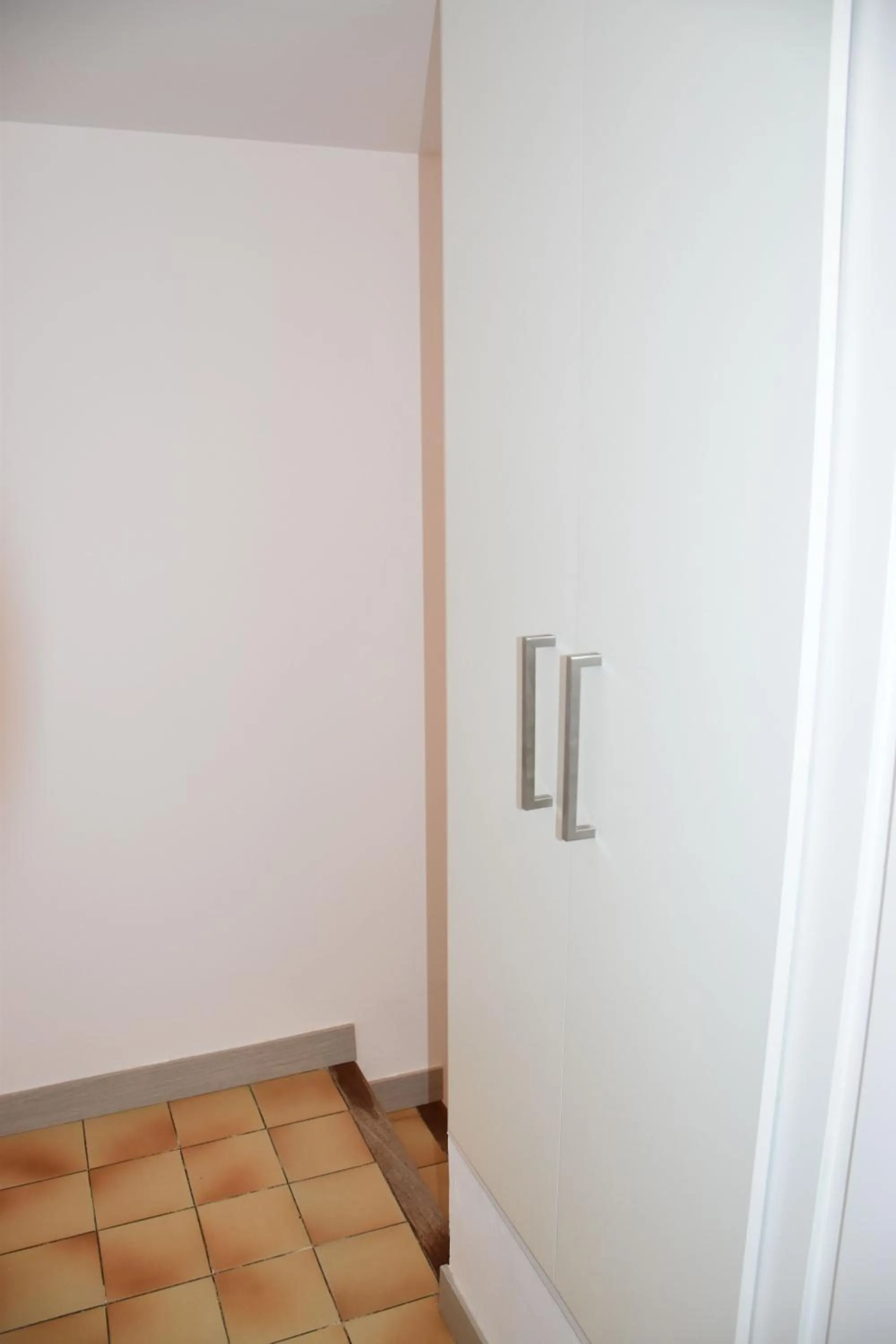 wardrobe in Rosesapparts A20deMar Triplex