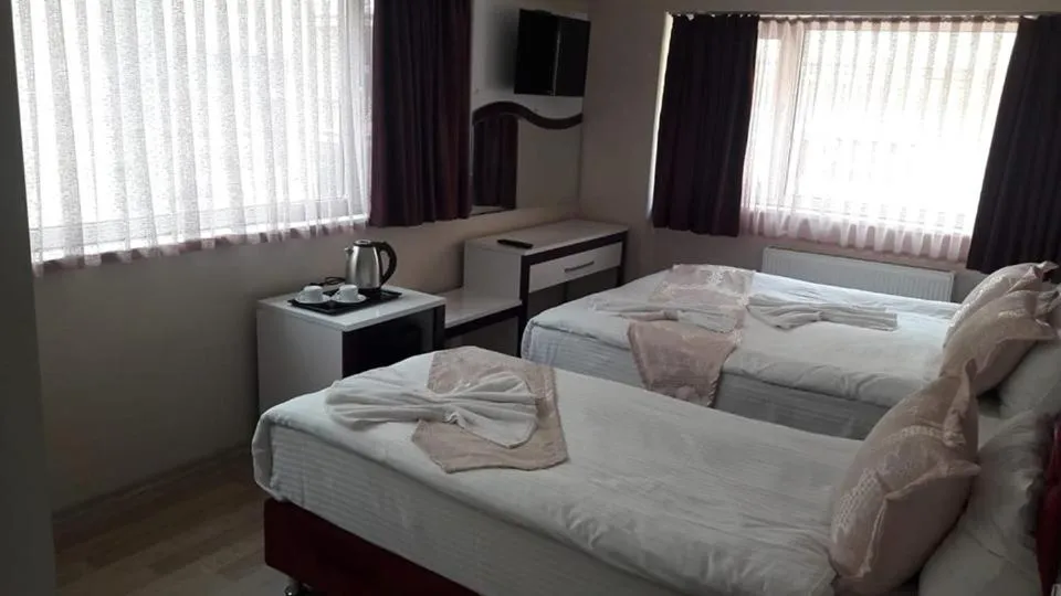 Bed in Özdemir Palas