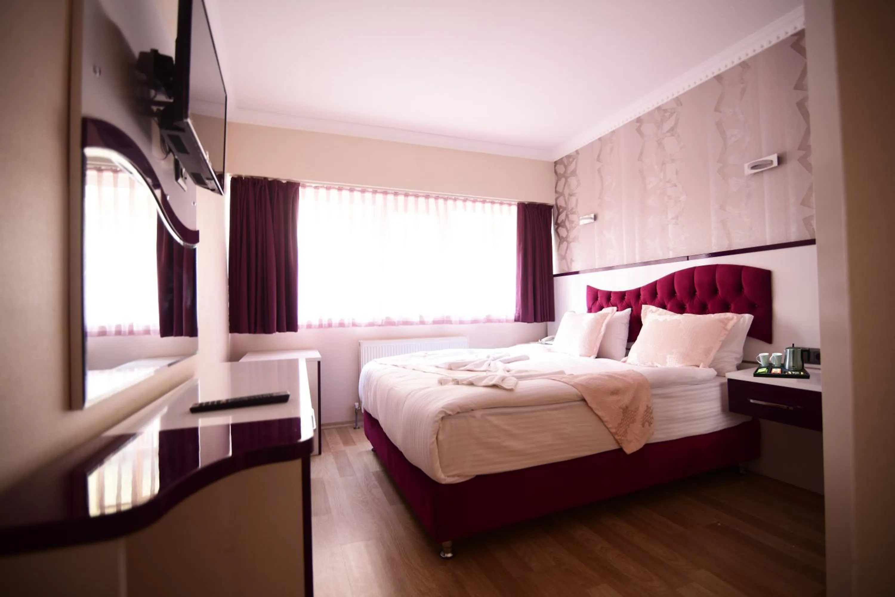 Property building, Bed in Özdemir Palas