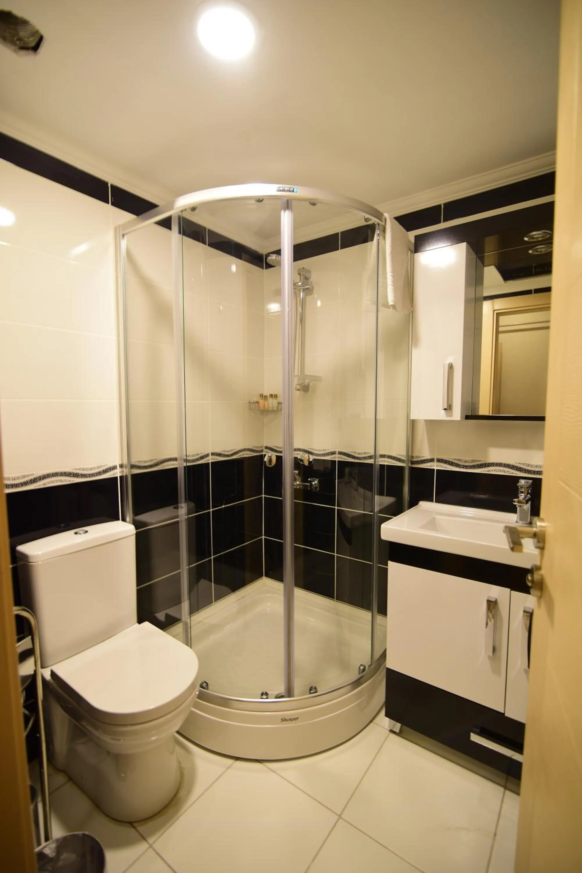 Property building in Özdemir Palas