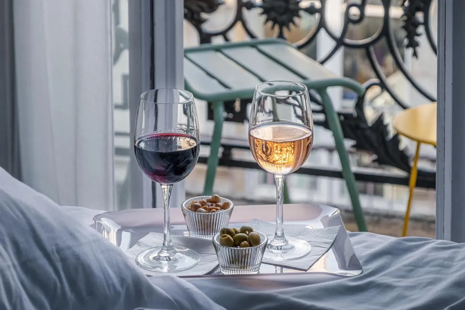 Superior Double Room with Balcony in Grand Hotel Francais Superior Double Room with Balcony in Grand Hotel Francais