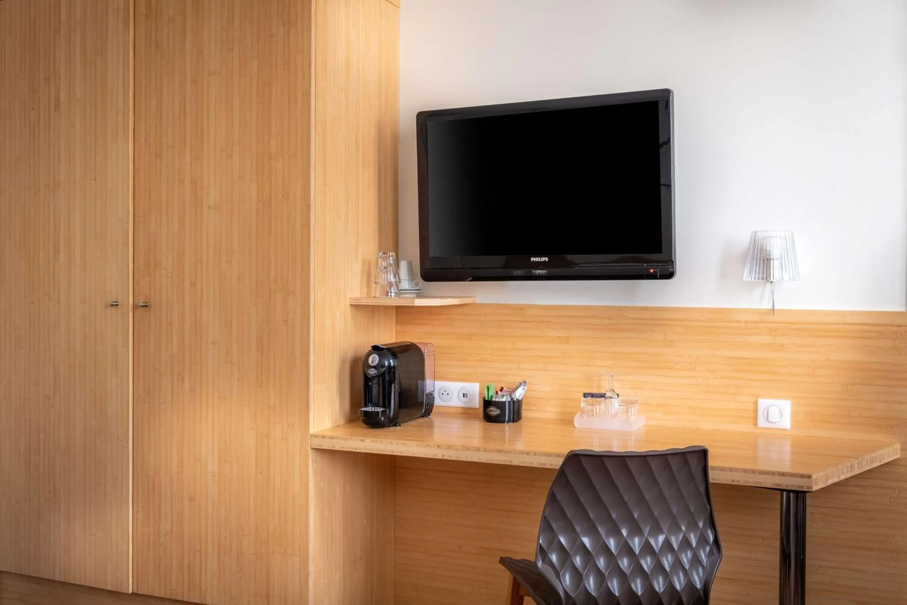 Bedroom in Grand Hotel Francais
