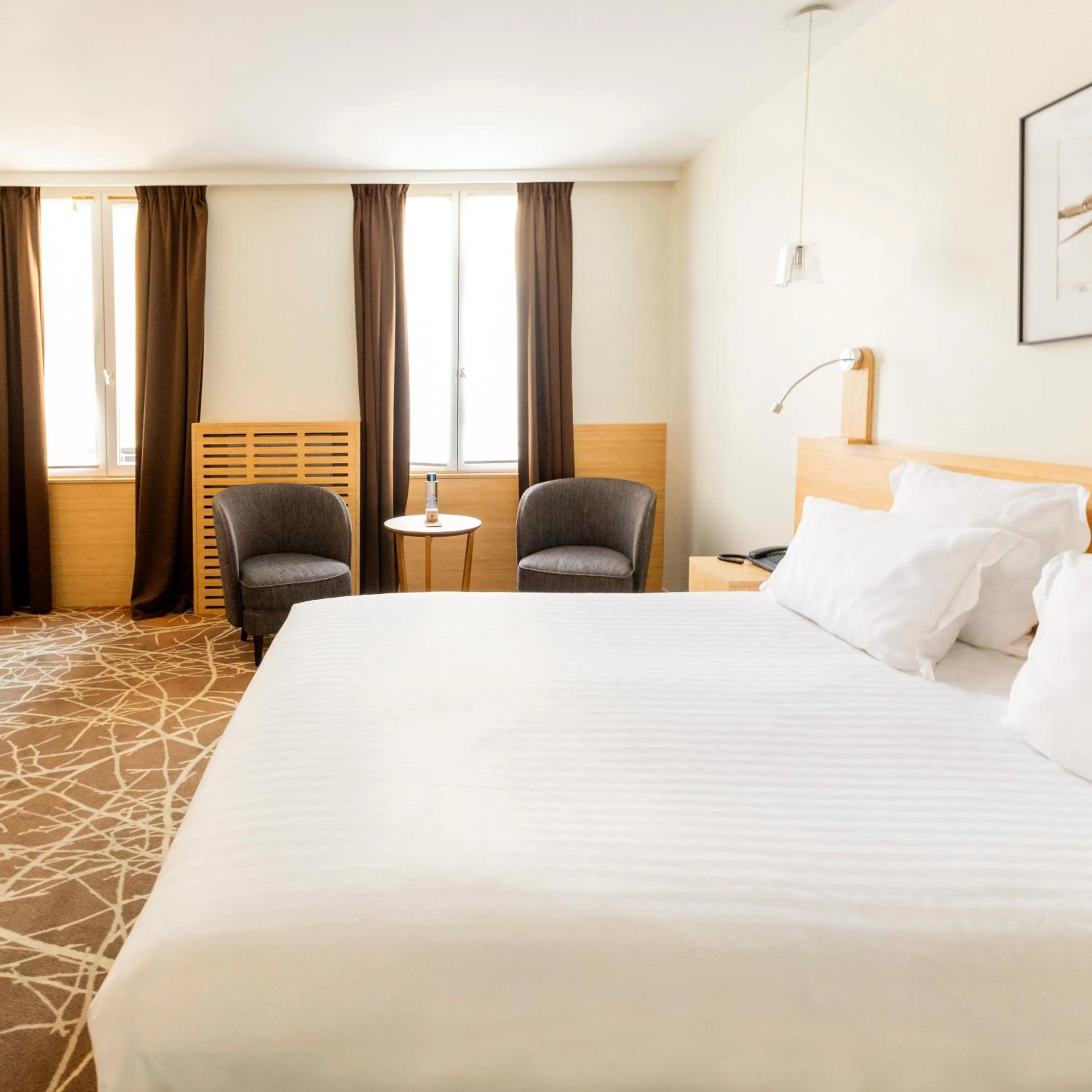 Bed in Grand Hotel Francais