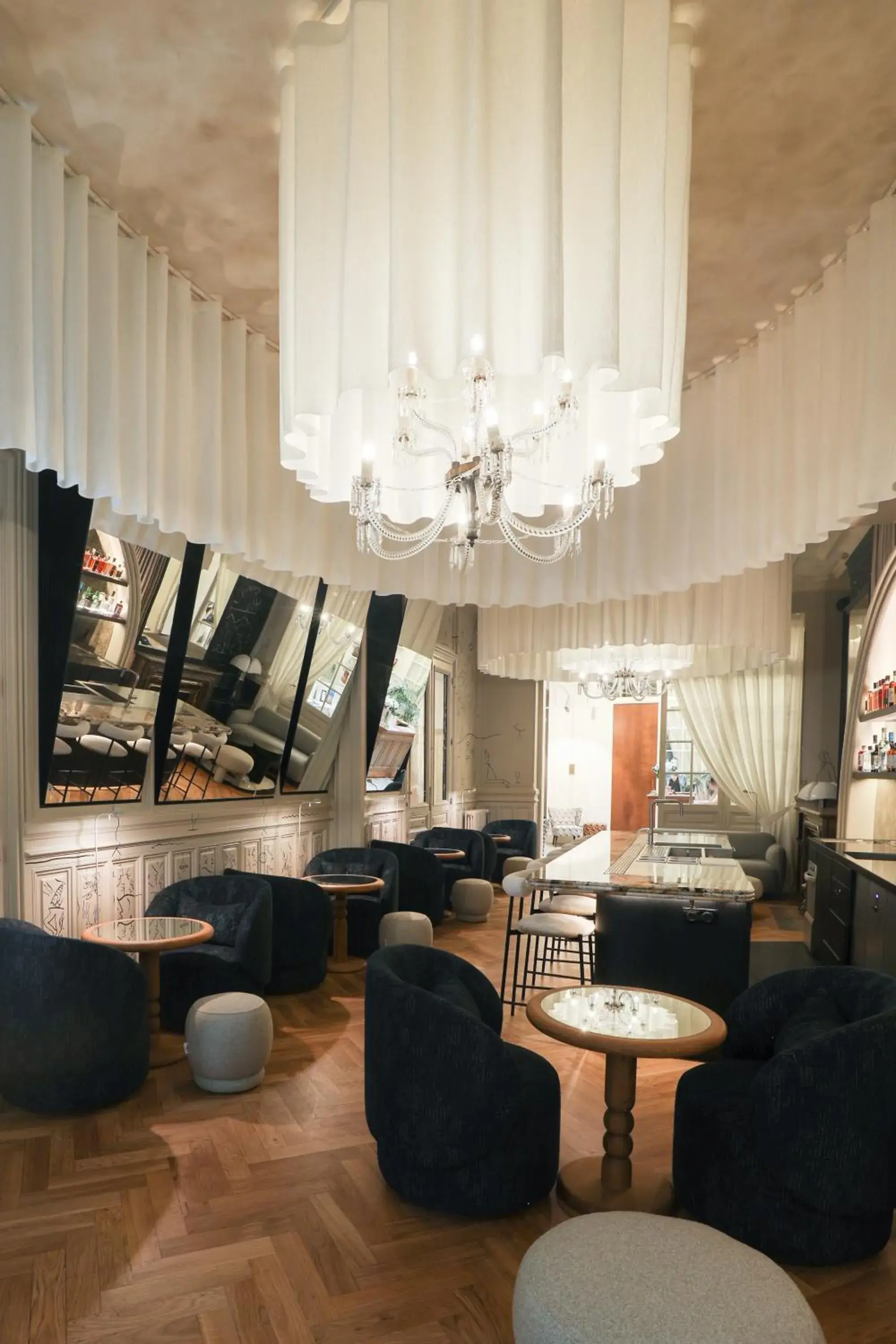 Lounge or bar in Grand Hotel Francais Lounge or bar in Grand Hotel Francais