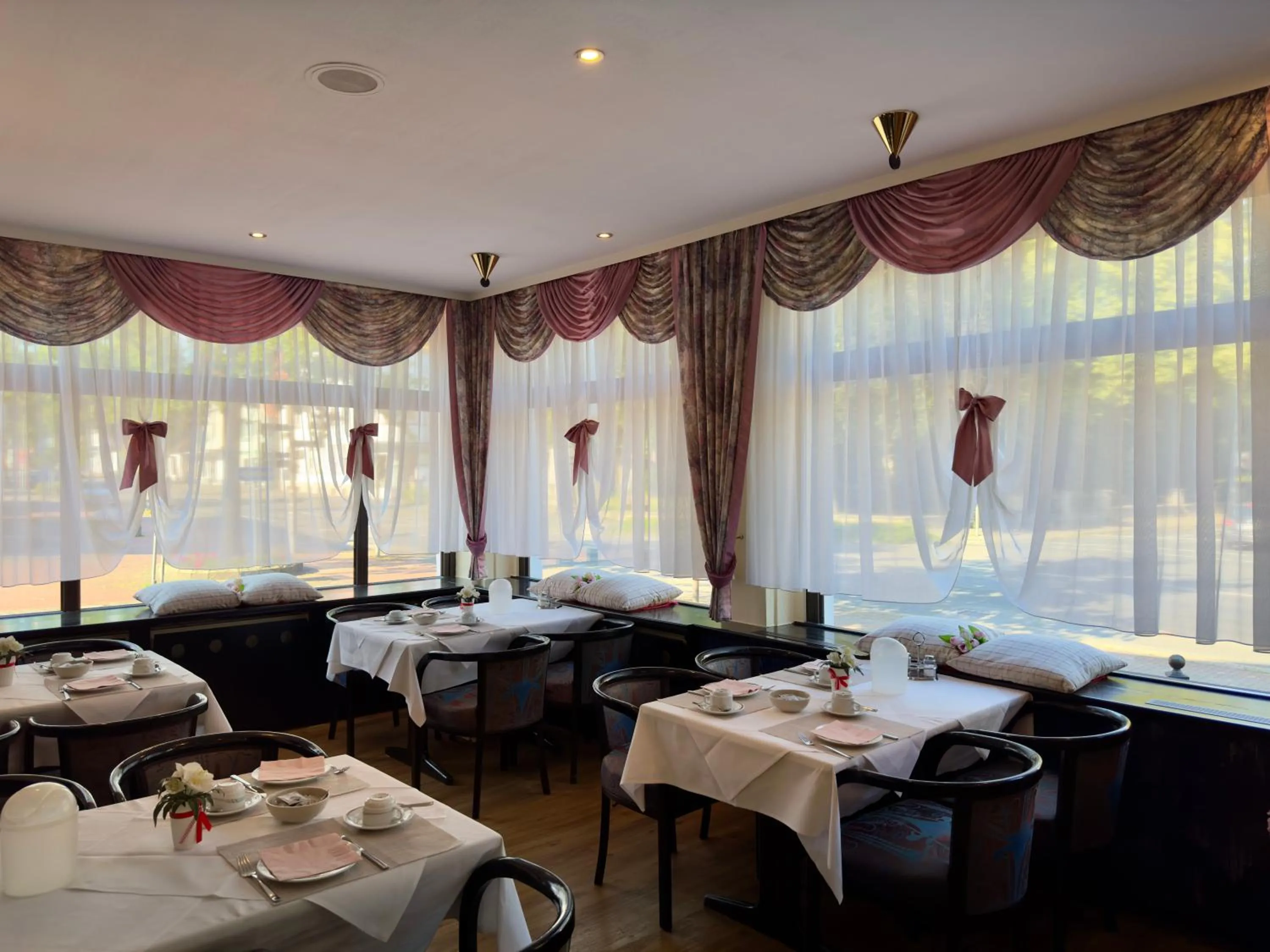 Breakfast in Hotel zum Grafen Hallermunt