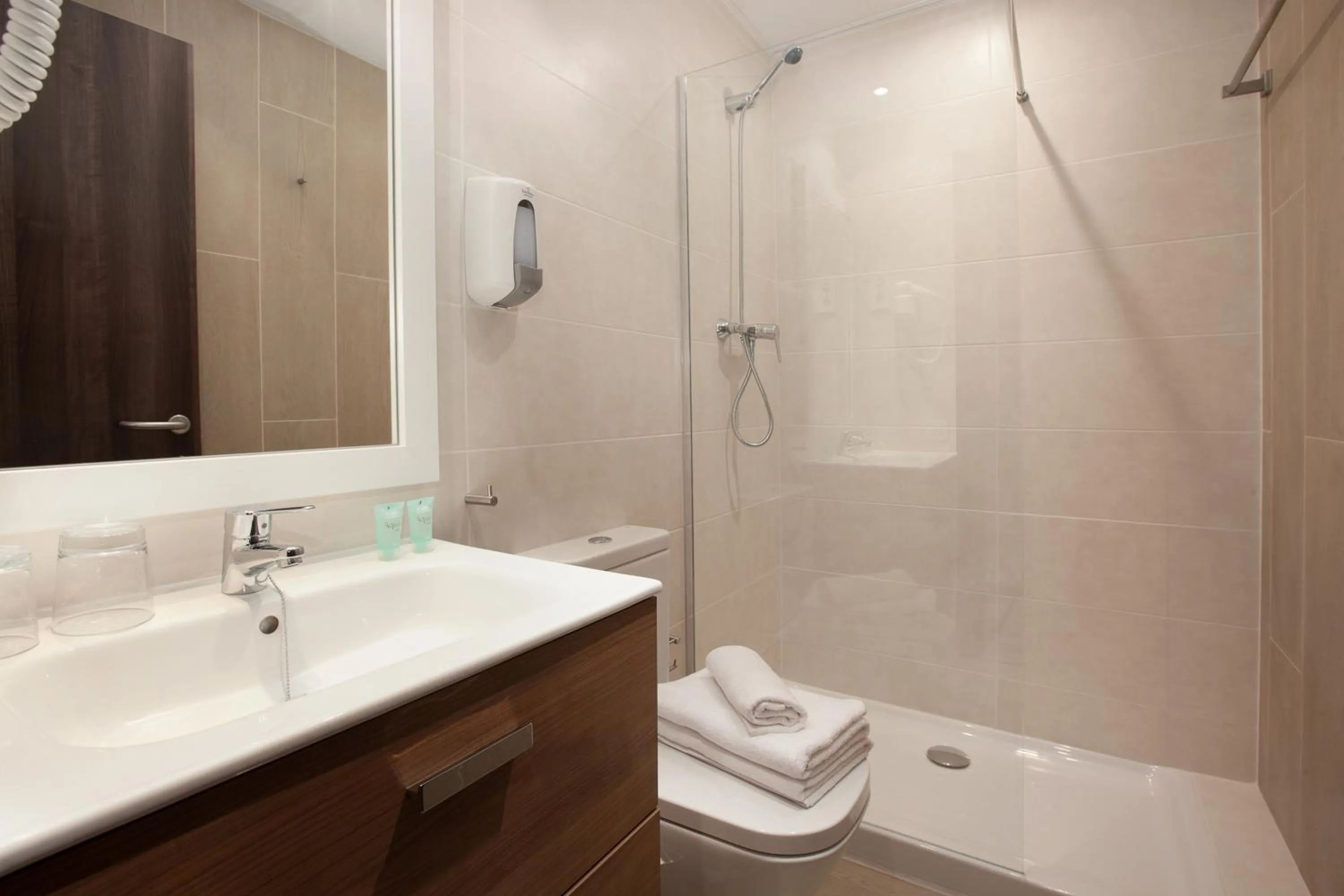 Shower in Hostal Centric