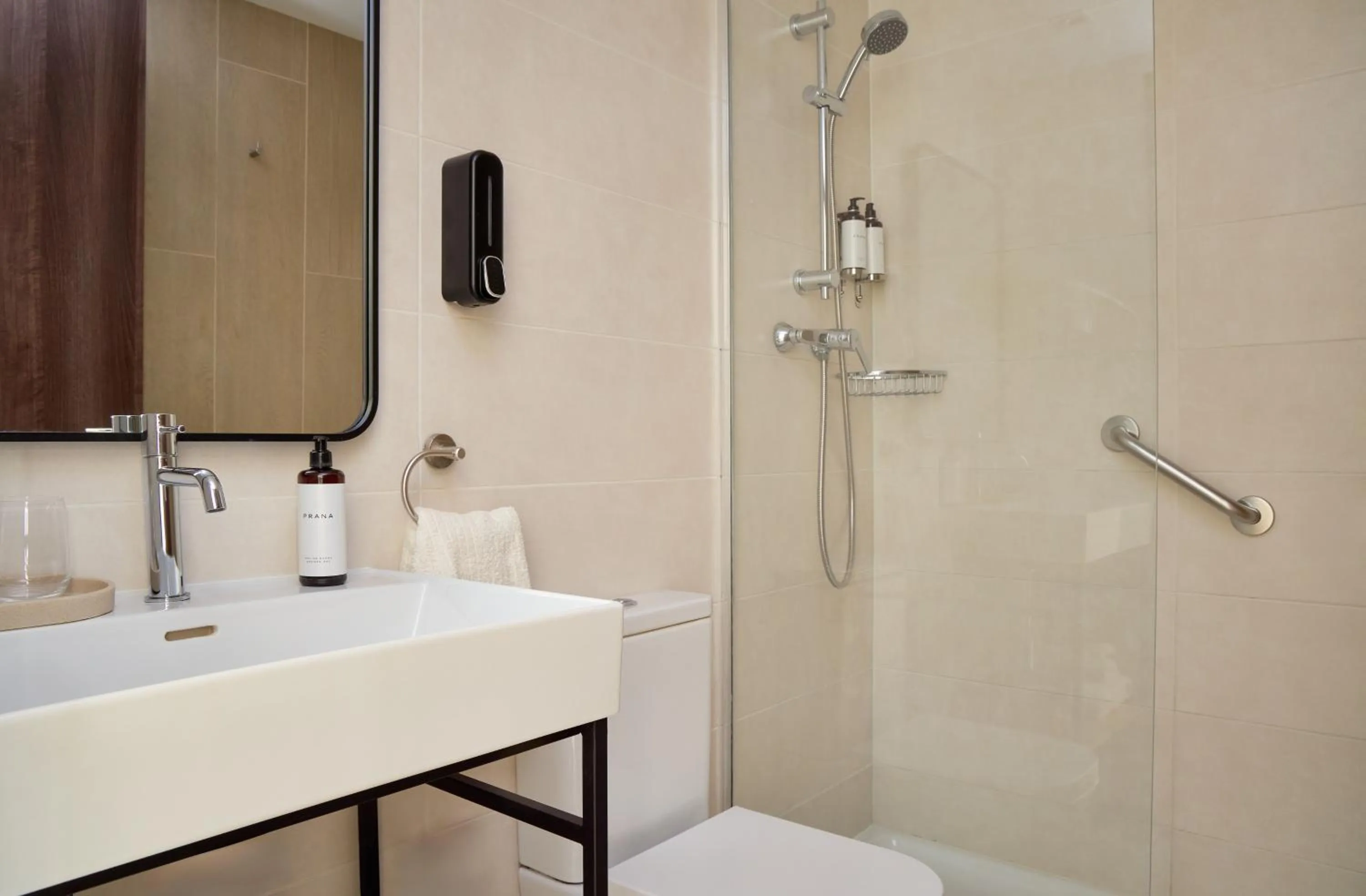 Shower in Hostal Centric