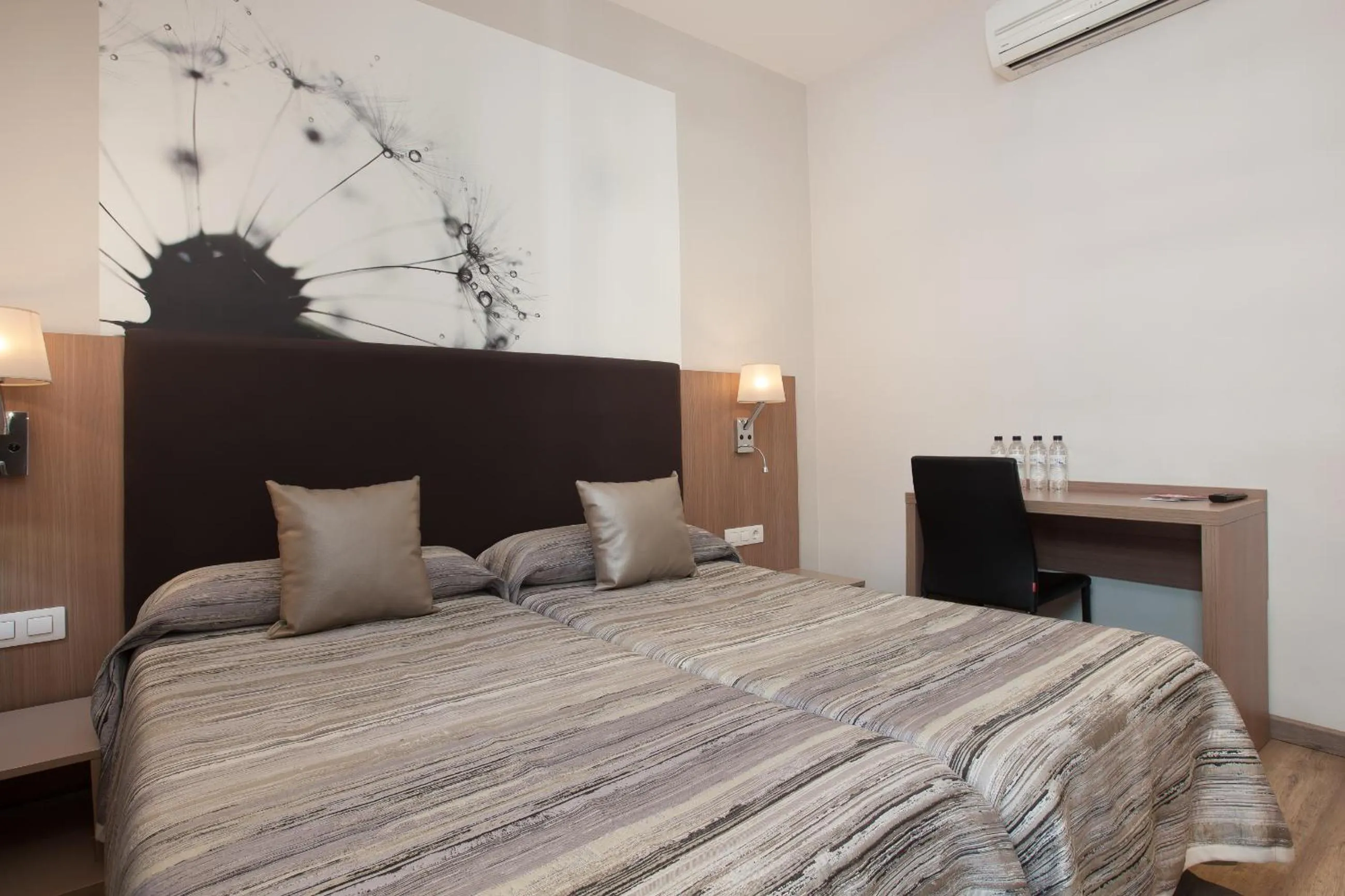 Decorative detail, Bed in Hostal Centric