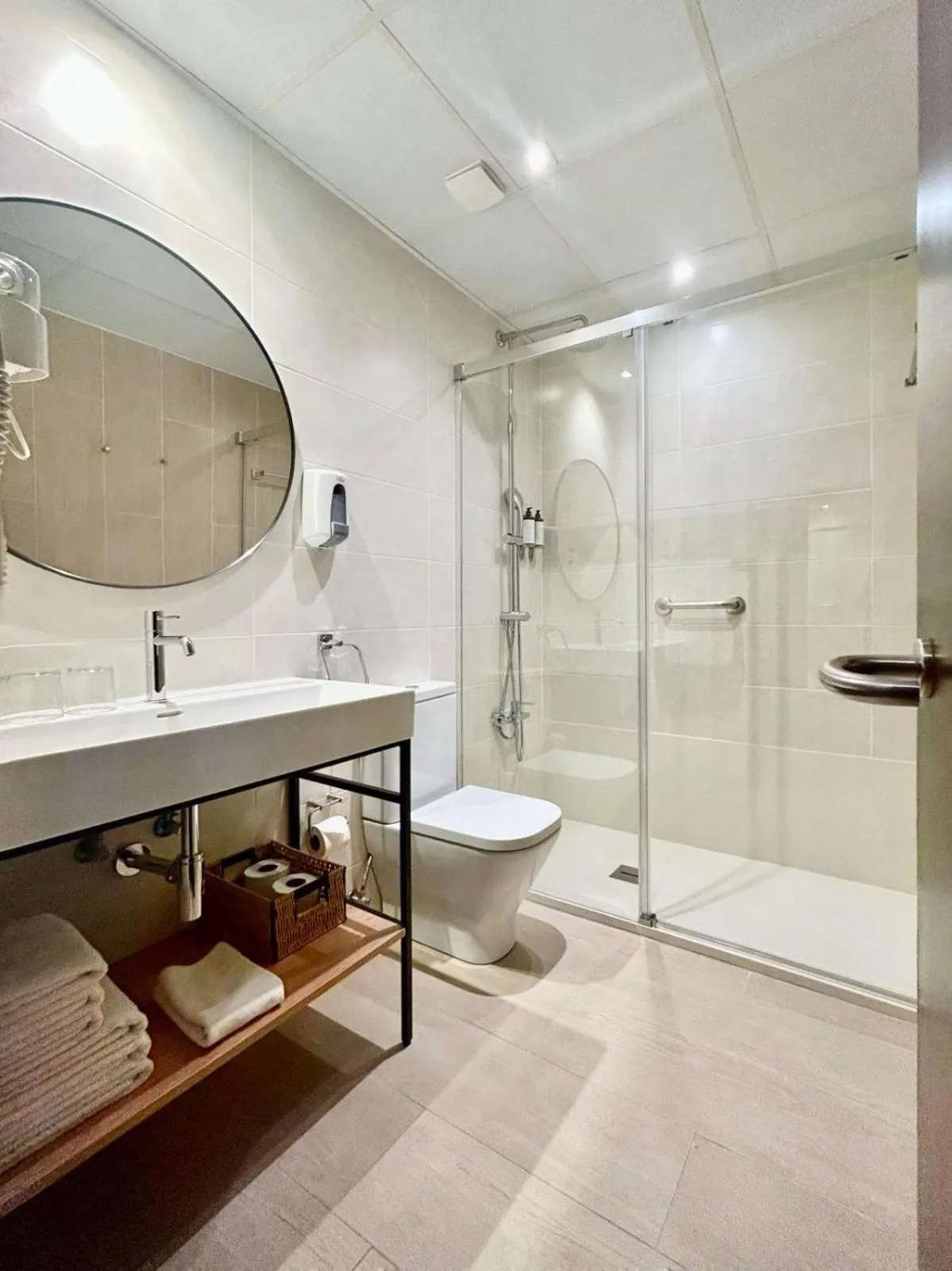 Bathroom in Hostal Centric