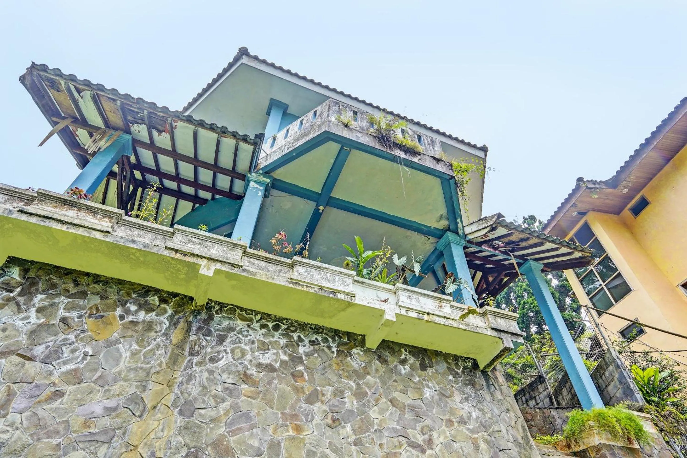 Facade/entrance in SPOT ON 92388 Villa Segi Delapan