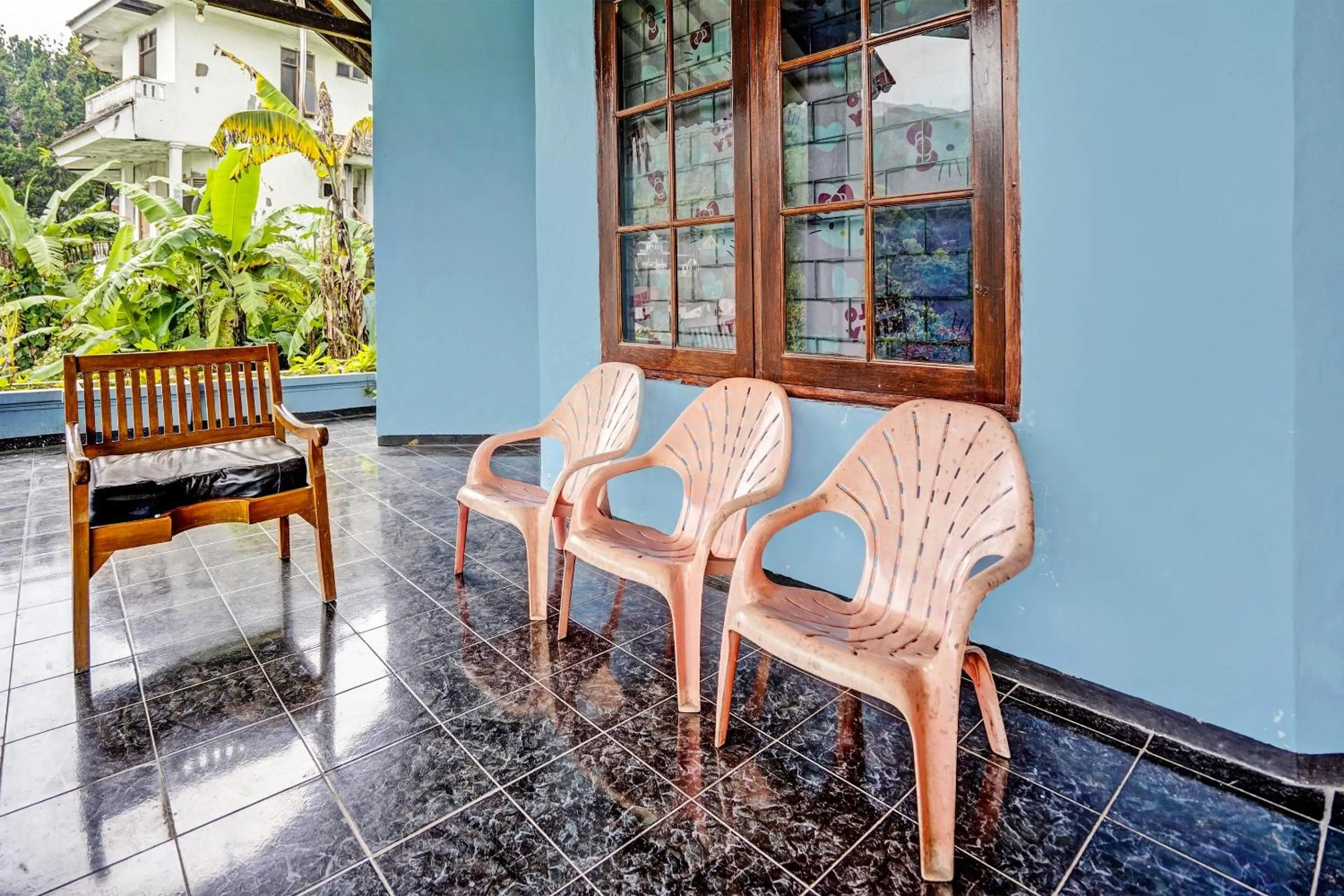 Lobby or reception in SPOT ON 92388 Villa Segi Delapan