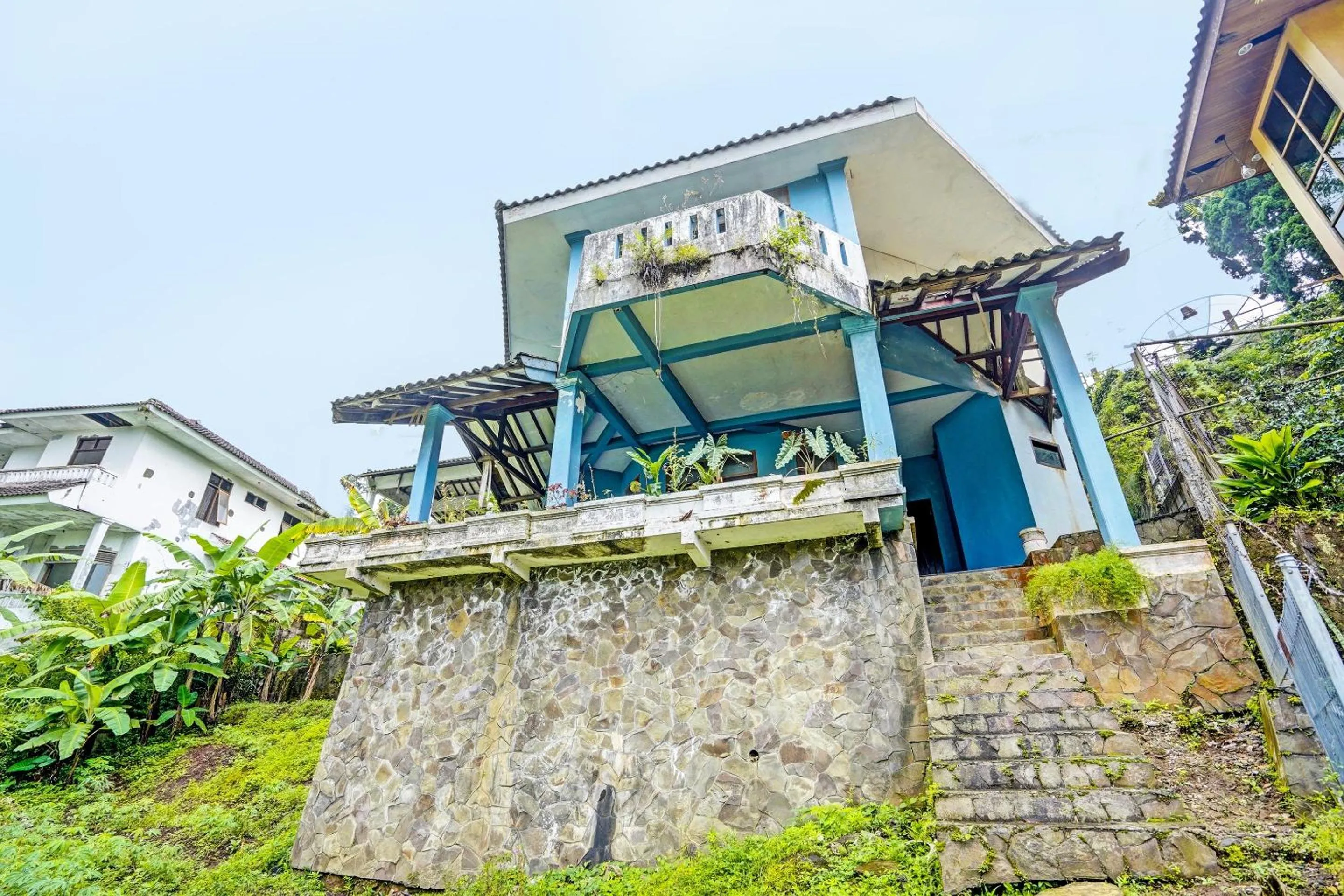 Facade/entrance in SPOT ON 92388 Villa Segi Delapan