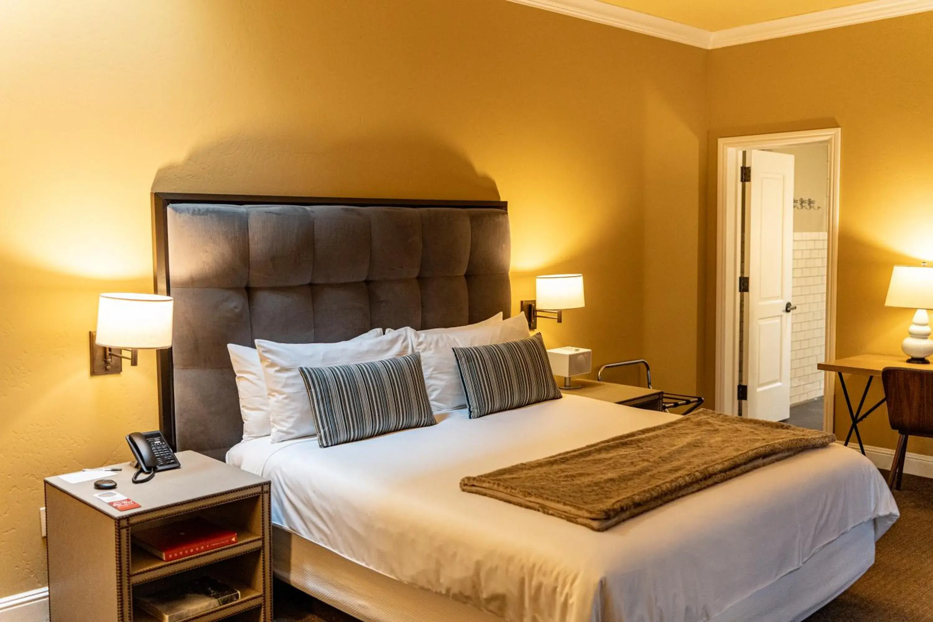 Premium King Room in Wydown Hotel Premium King Room in Wydown Hotel