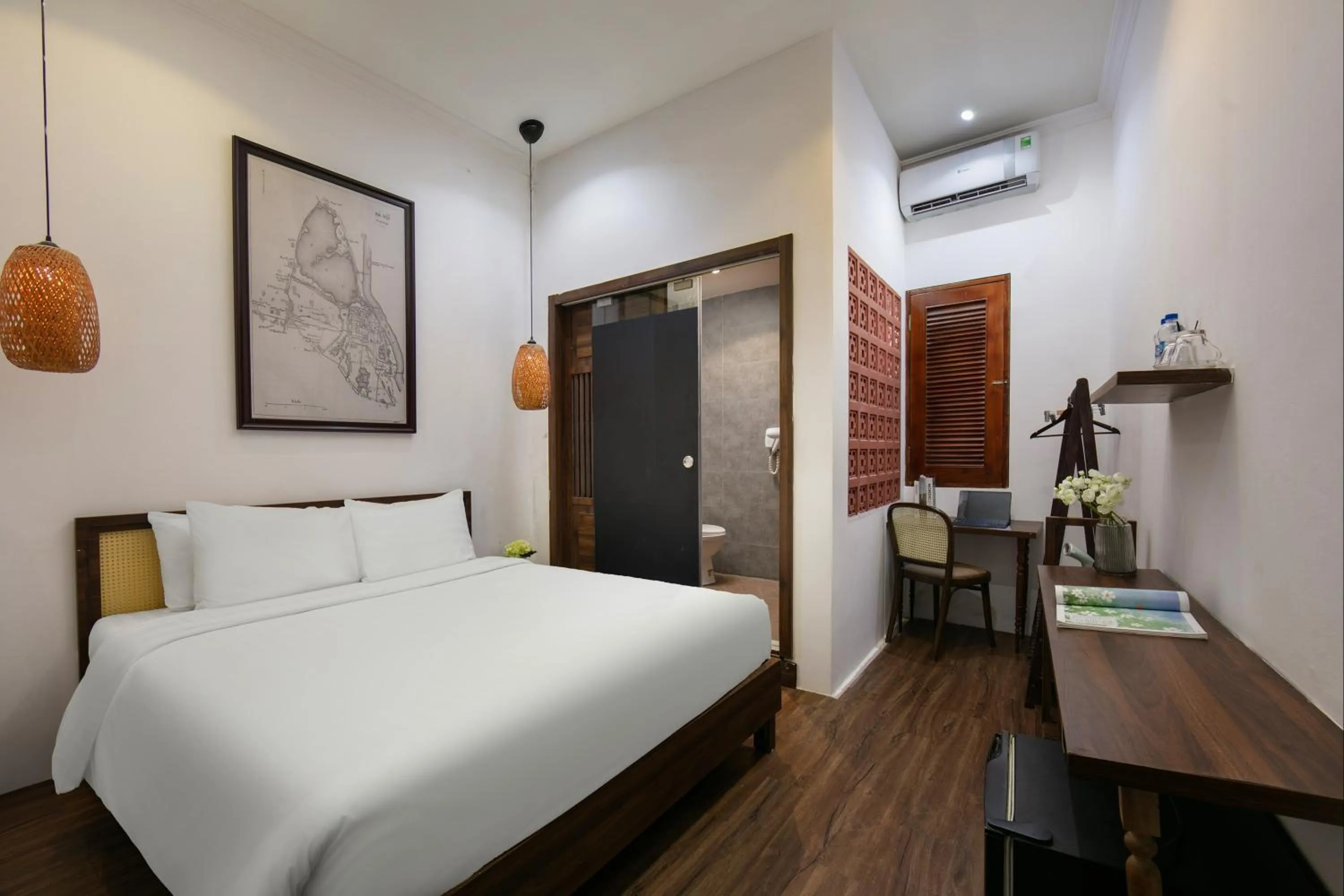 Photo of the whole room, Bed in Hanoi Backpackers Hostel & Rooftop bar